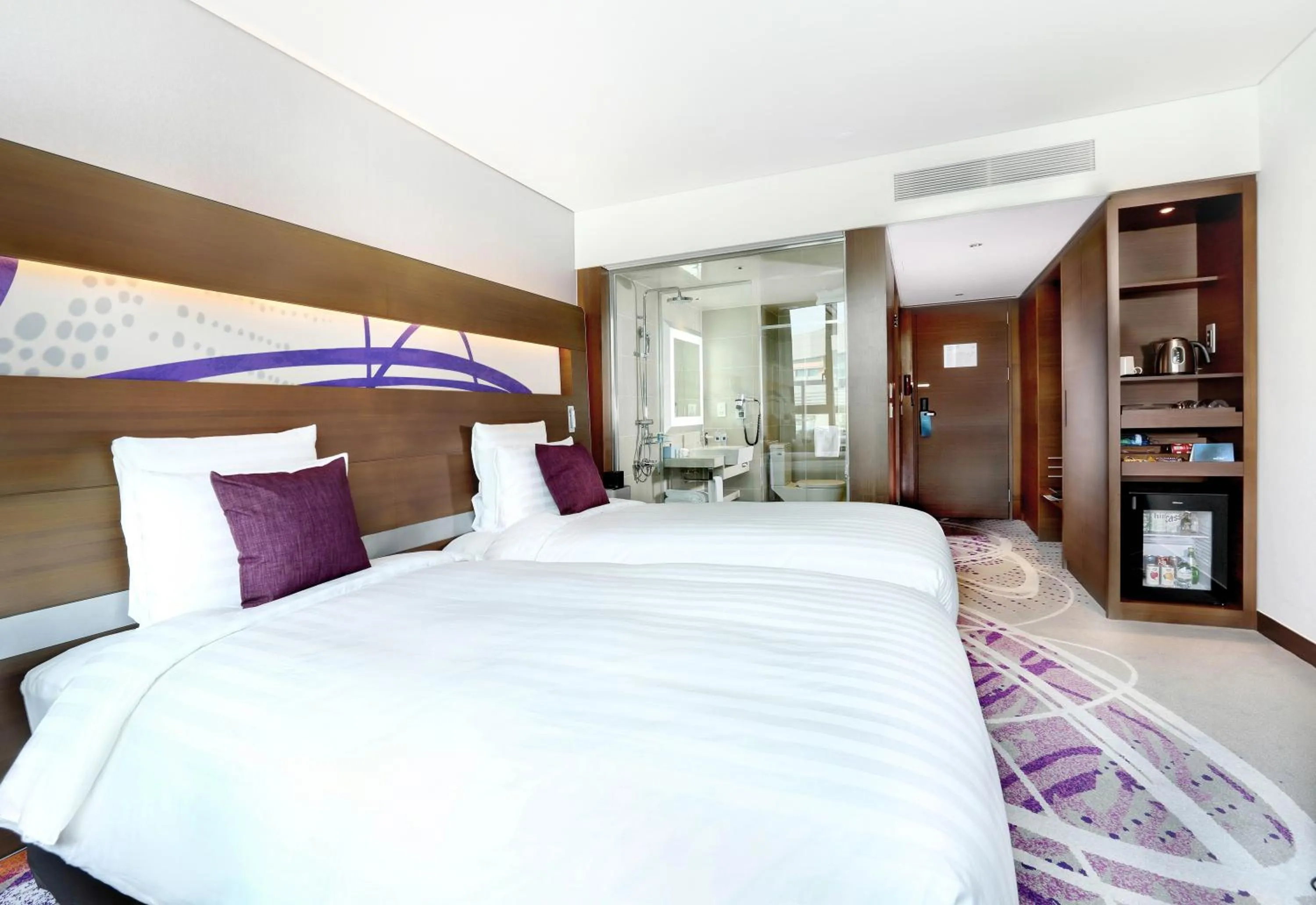 Photo of the whole room, Bed in Novotel Ambassador Suwon