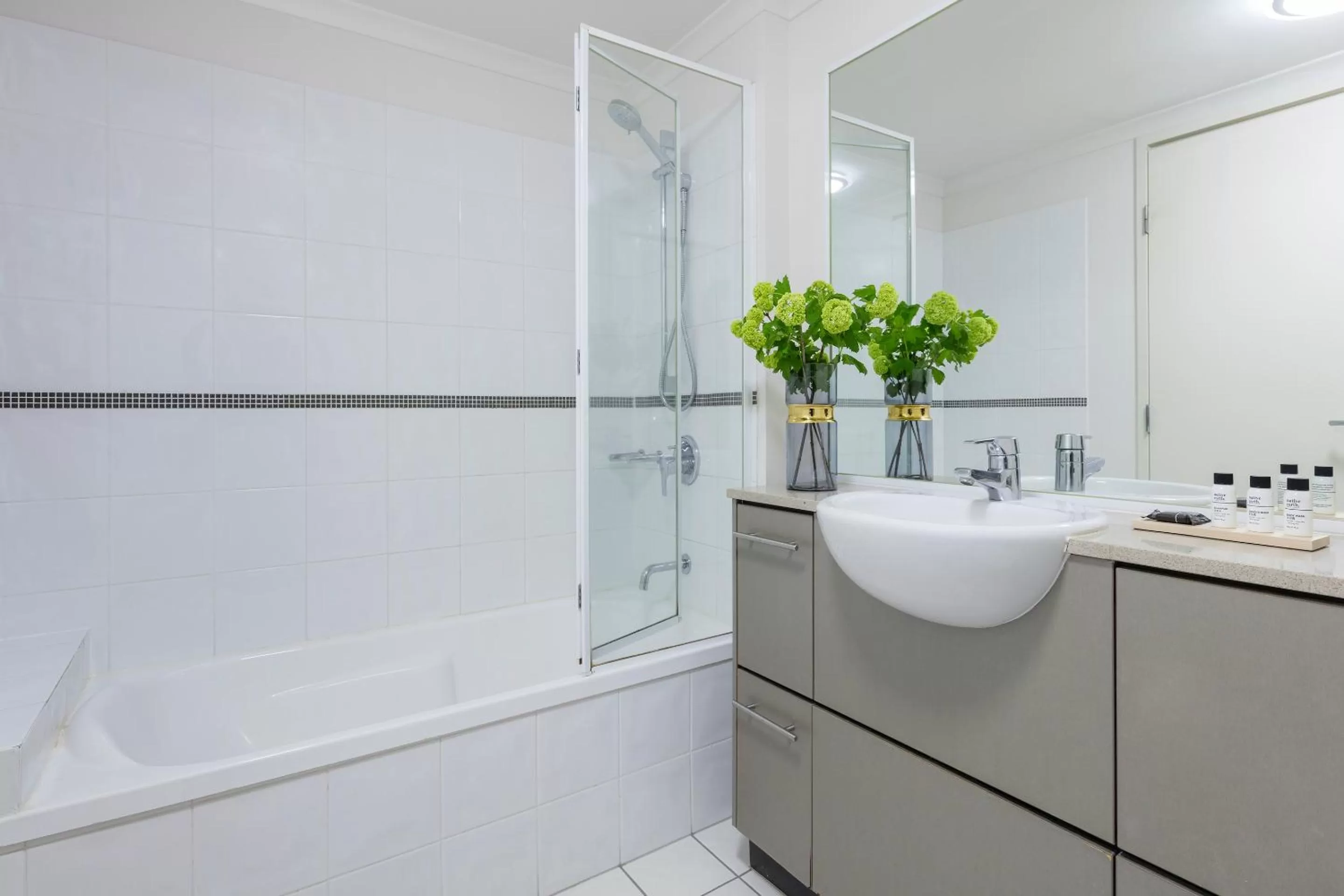 Bathroom in Oaks Brisbane River City Suites