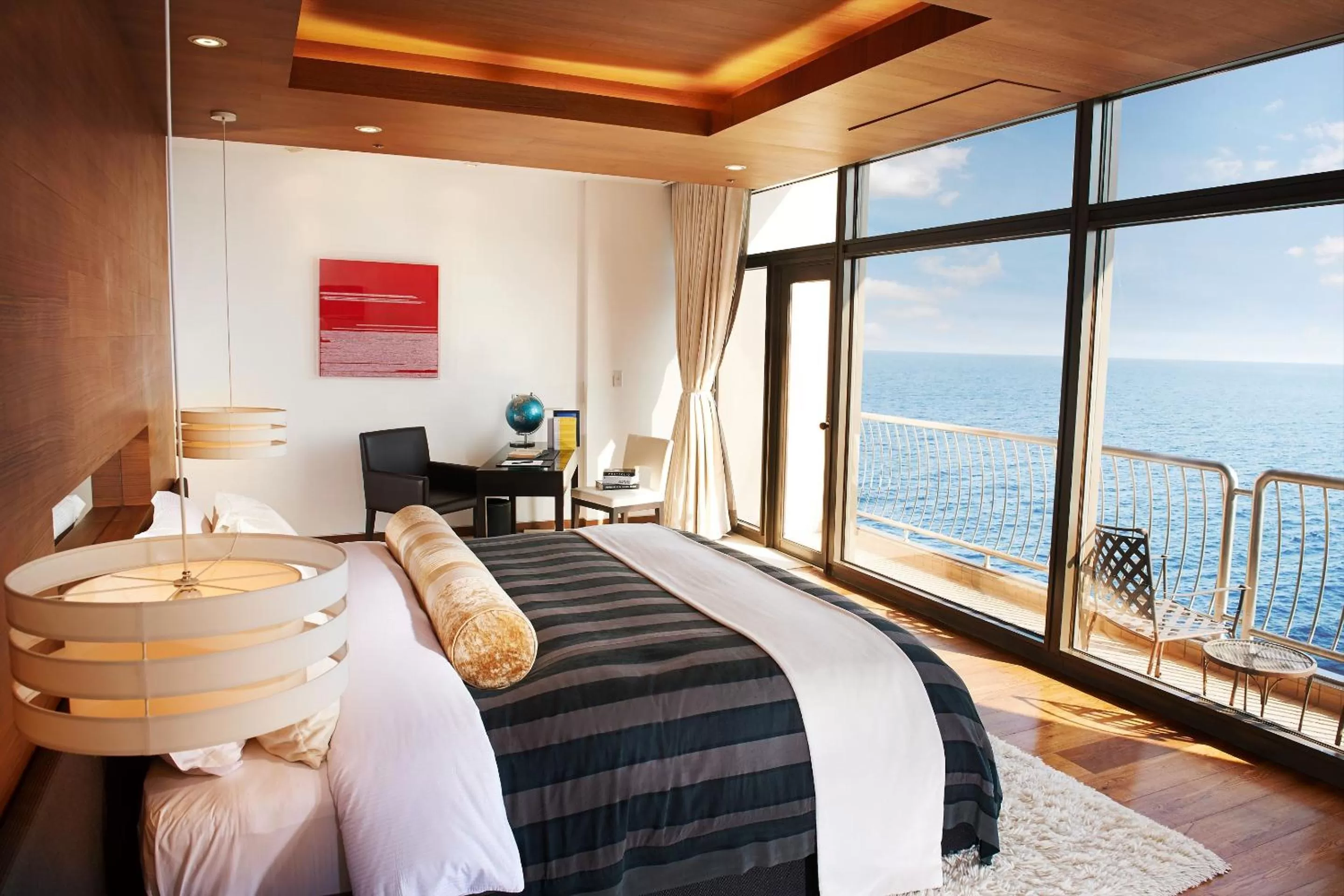 Photo of the whole room, Bed in Paradise Hotel Busan