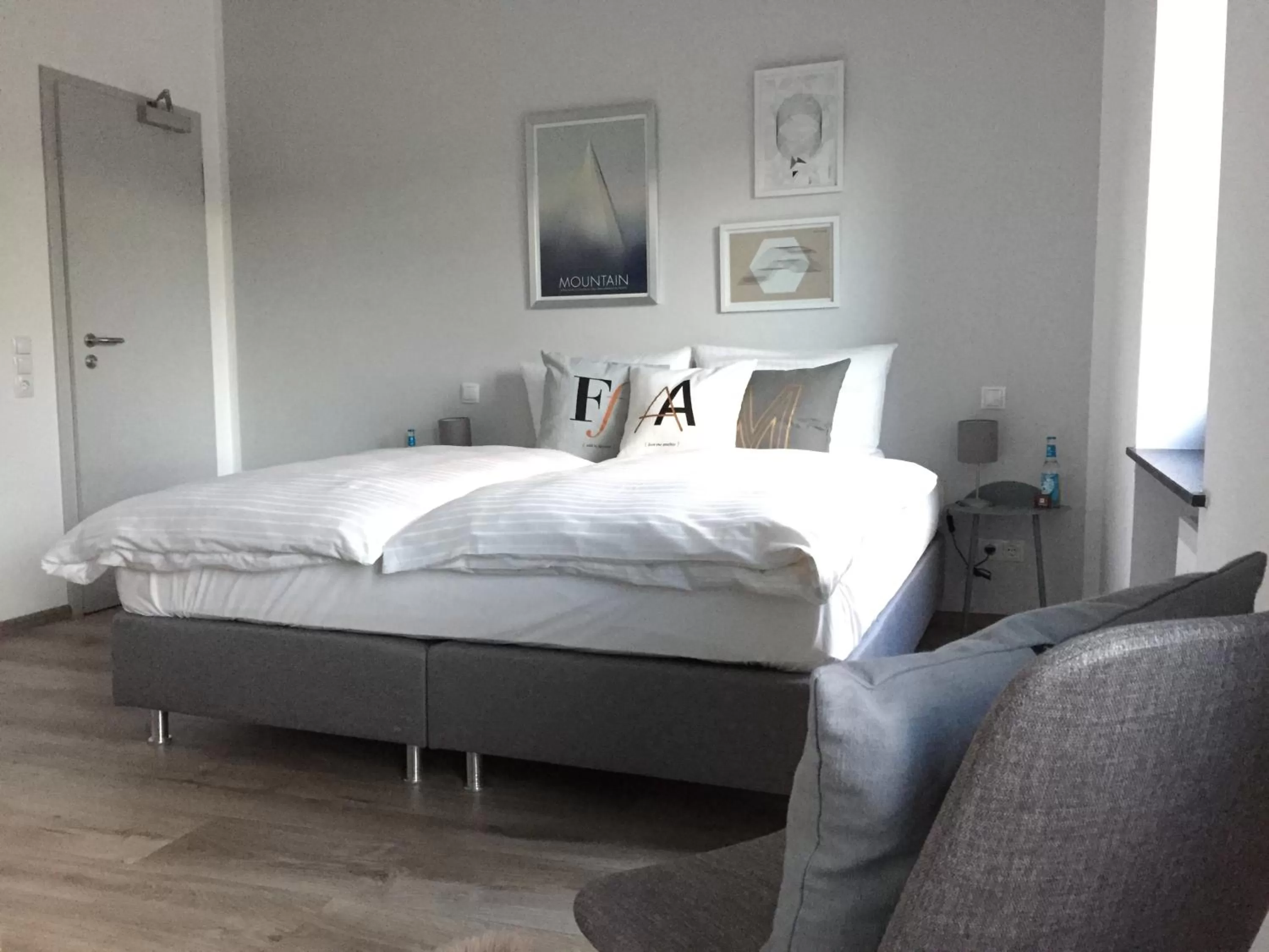 Seating area, Bed in Boutique-Hotel "Stilvoll"