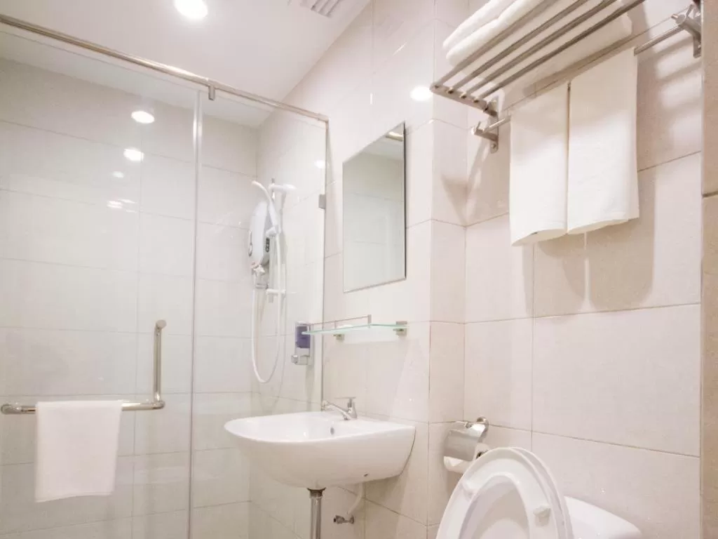 Bathroom in 118 Hotel Macalister