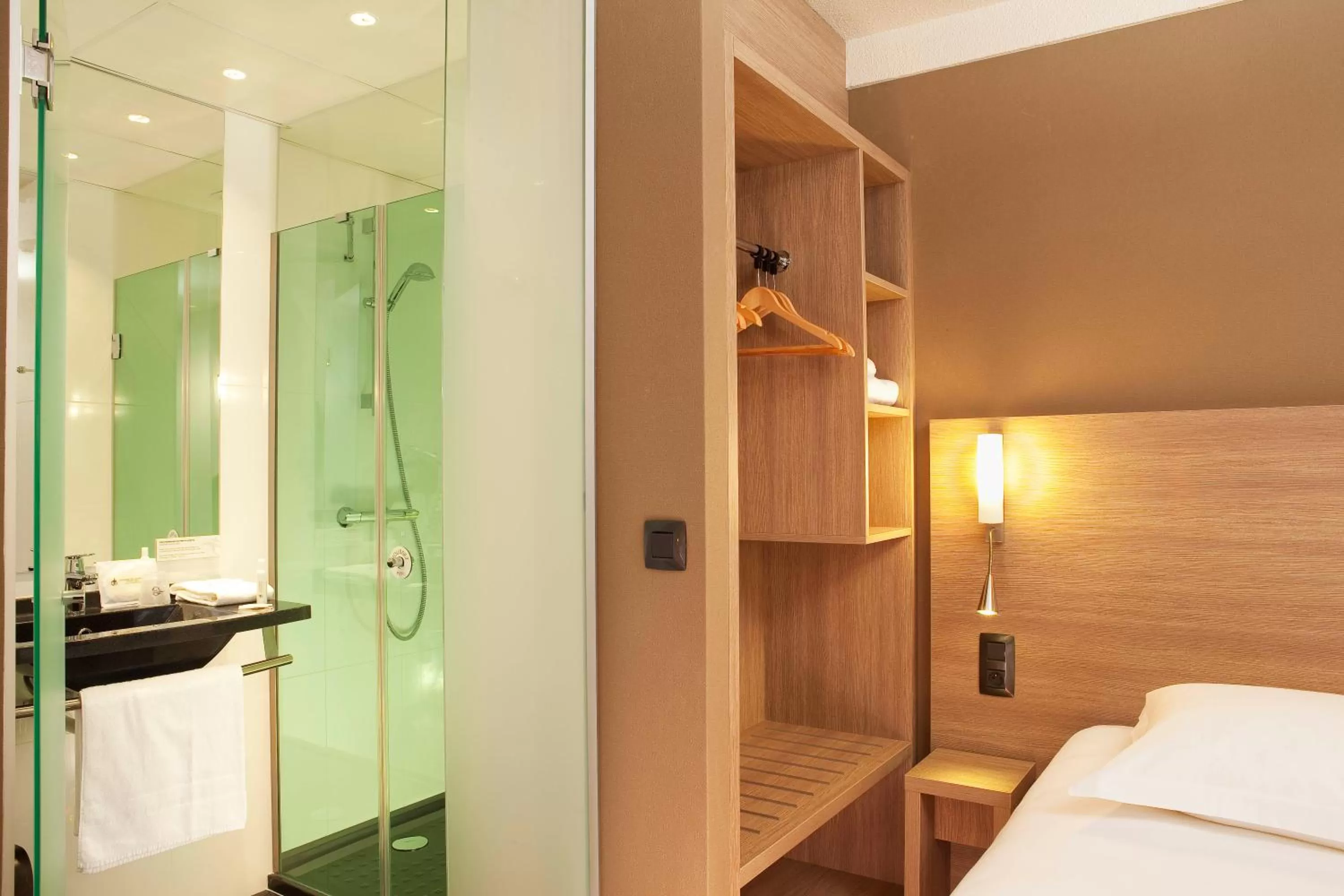 Superior Double Room in Escale Oceania Quimper Centre