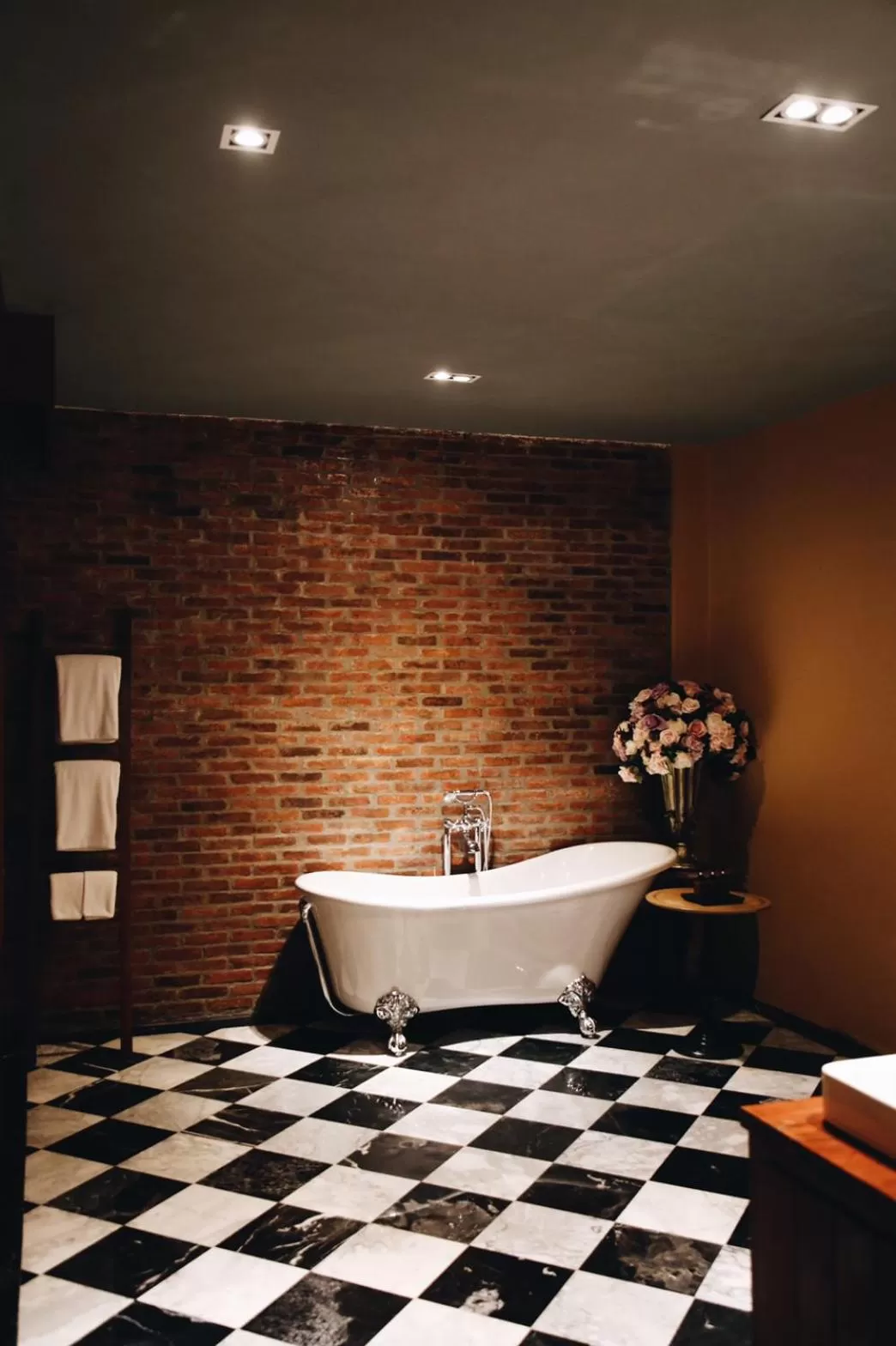 Bath in Hotel de l'amour SHA PLUS