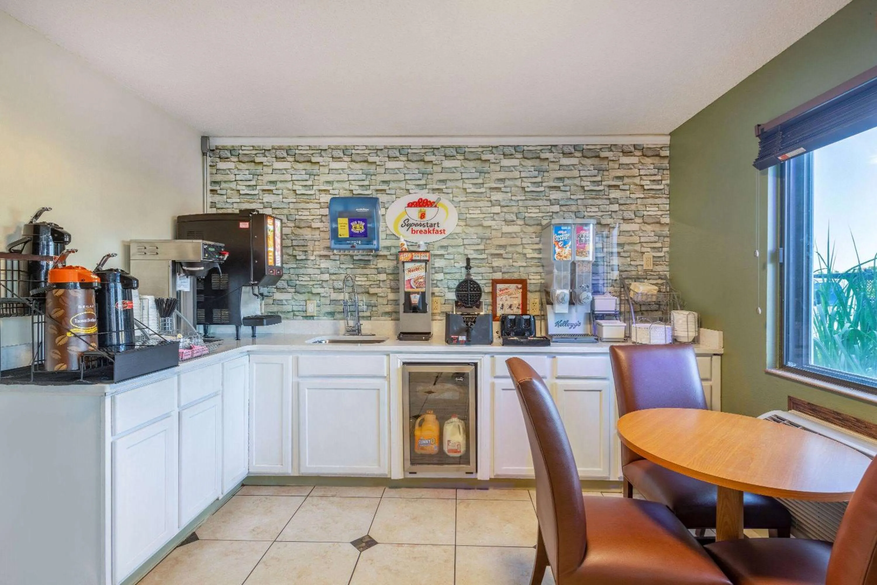 Breakfast in Super 8 by Wyndham El Dorado