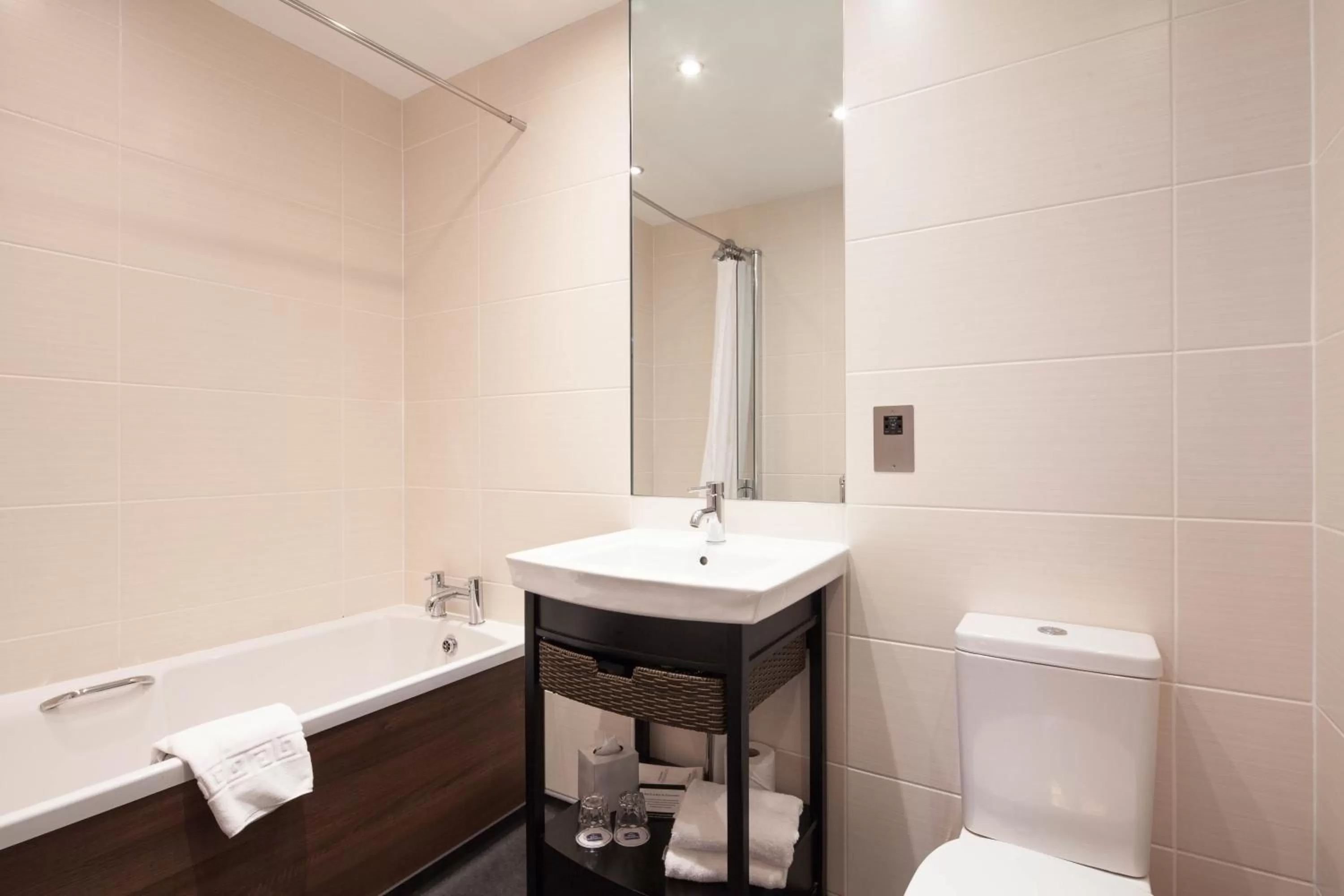 Bathroom in Inverness Palace Hotel & Spa, WorldHotels Distinctive