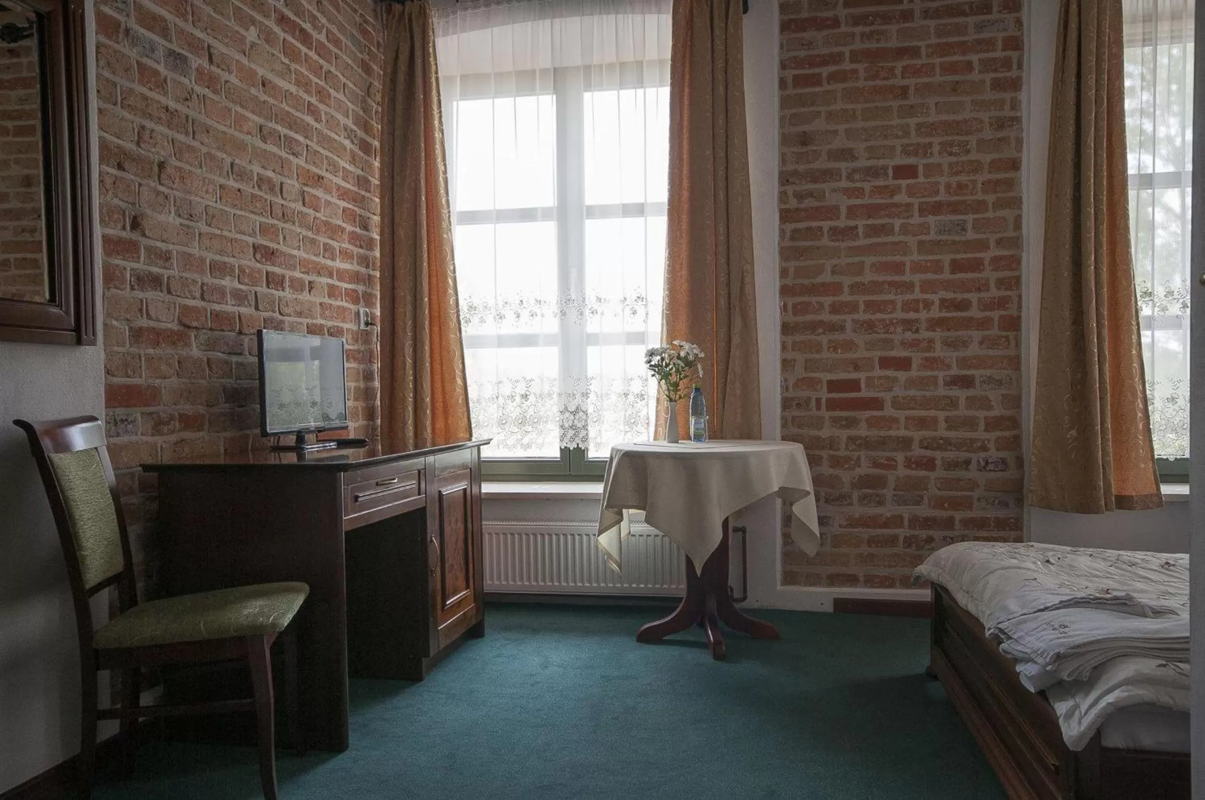 Photo of the whole room, Bed in Hotel Restauracja Pod Parowozem