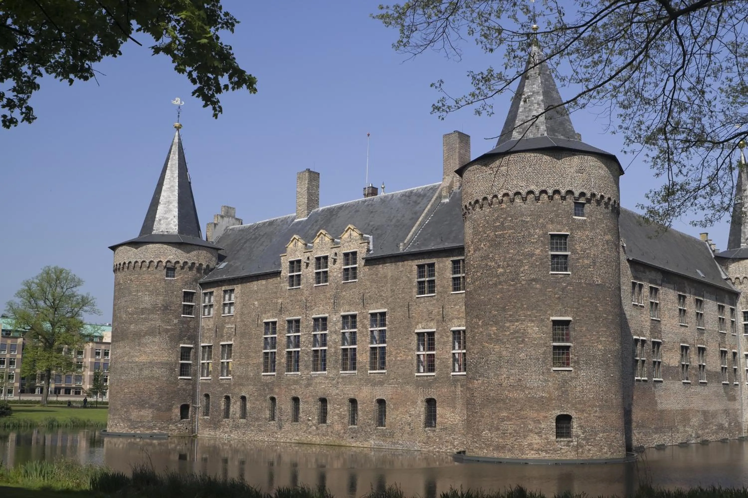 Property building in Golden Tulip West Ende