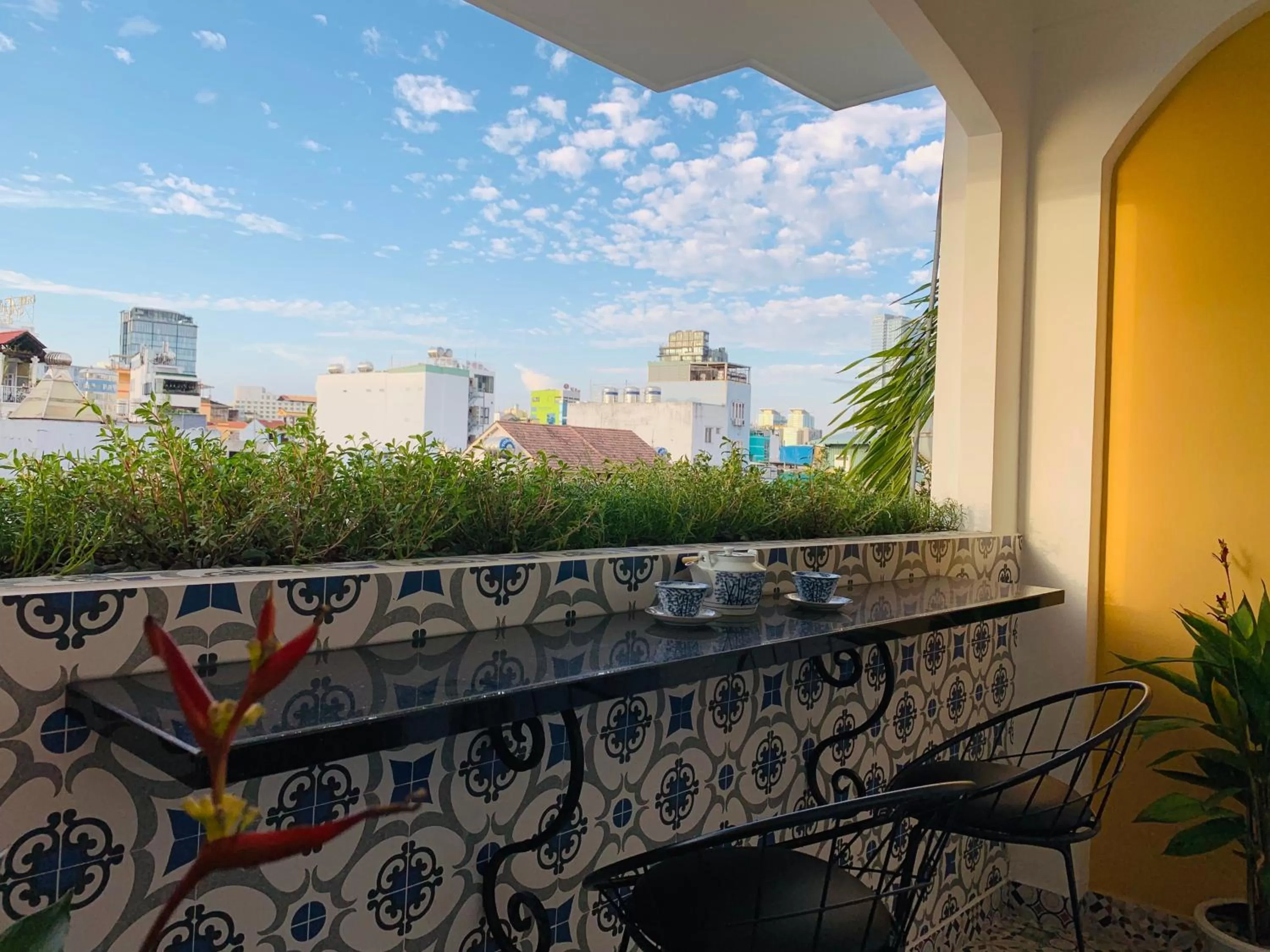 Balcony/Terrace in Chez Mimosa Local - Free Laundry