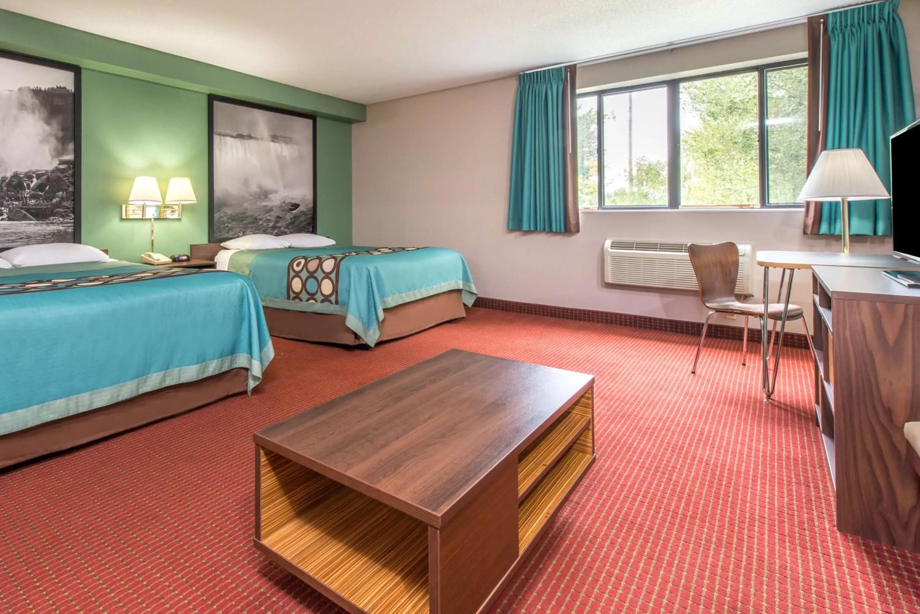 Studio Suite with Two Queen Beds - Non-Smoking in Super 8 by Wyndham Niagara Falls