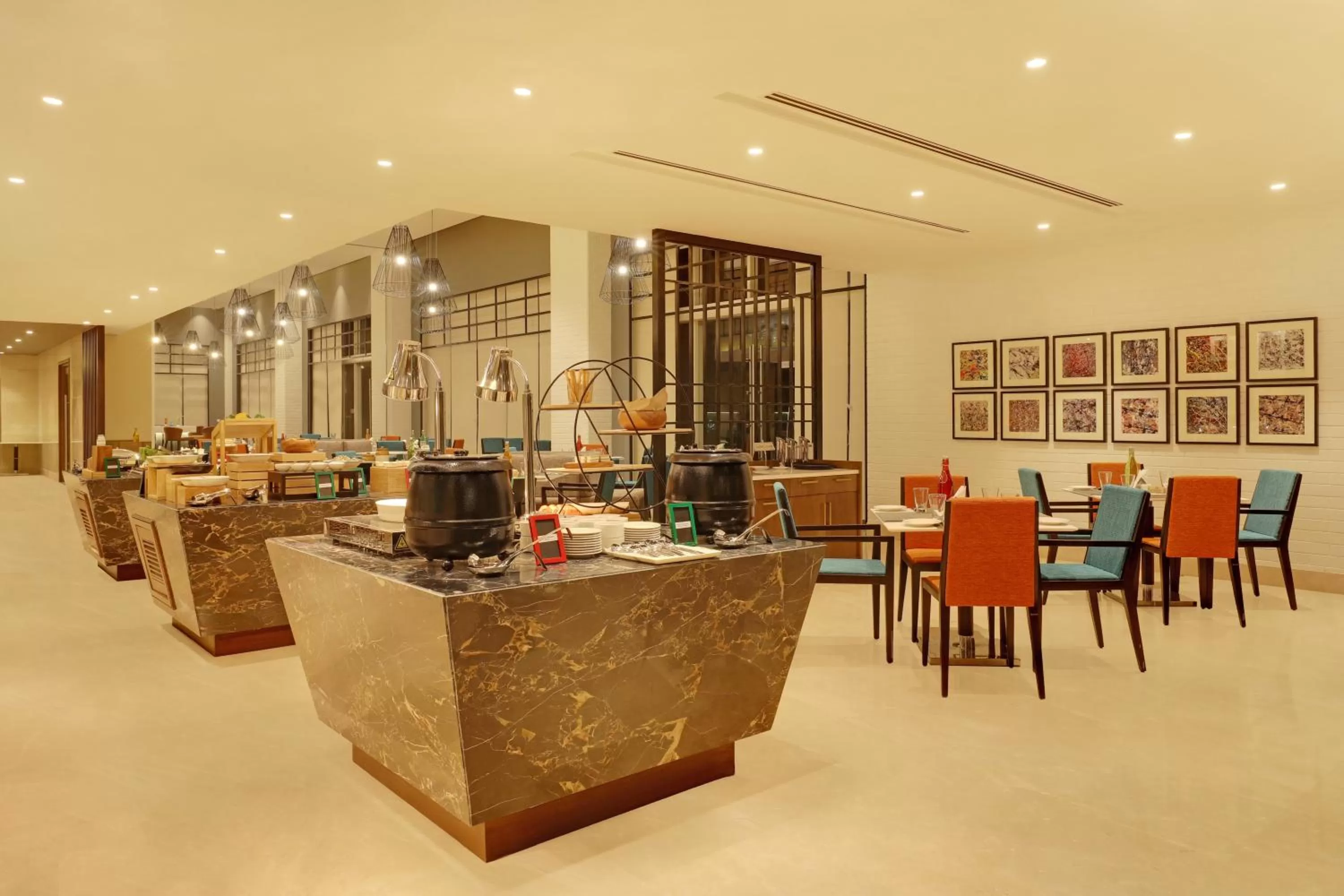 Restaurant/places to eat in Lemon Tree Hotel, Jhansi