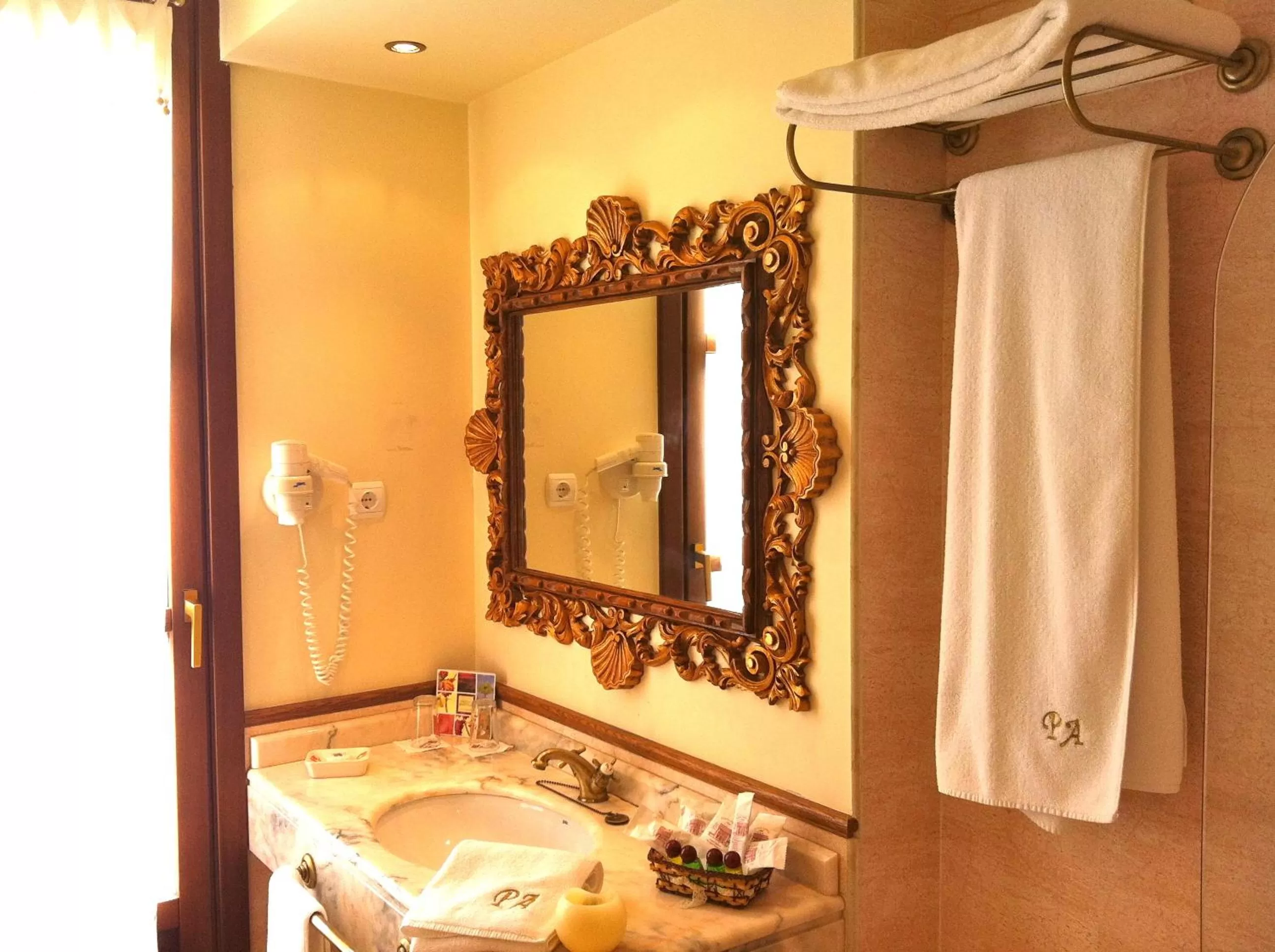 Day in Palacio Azcárate Hotel