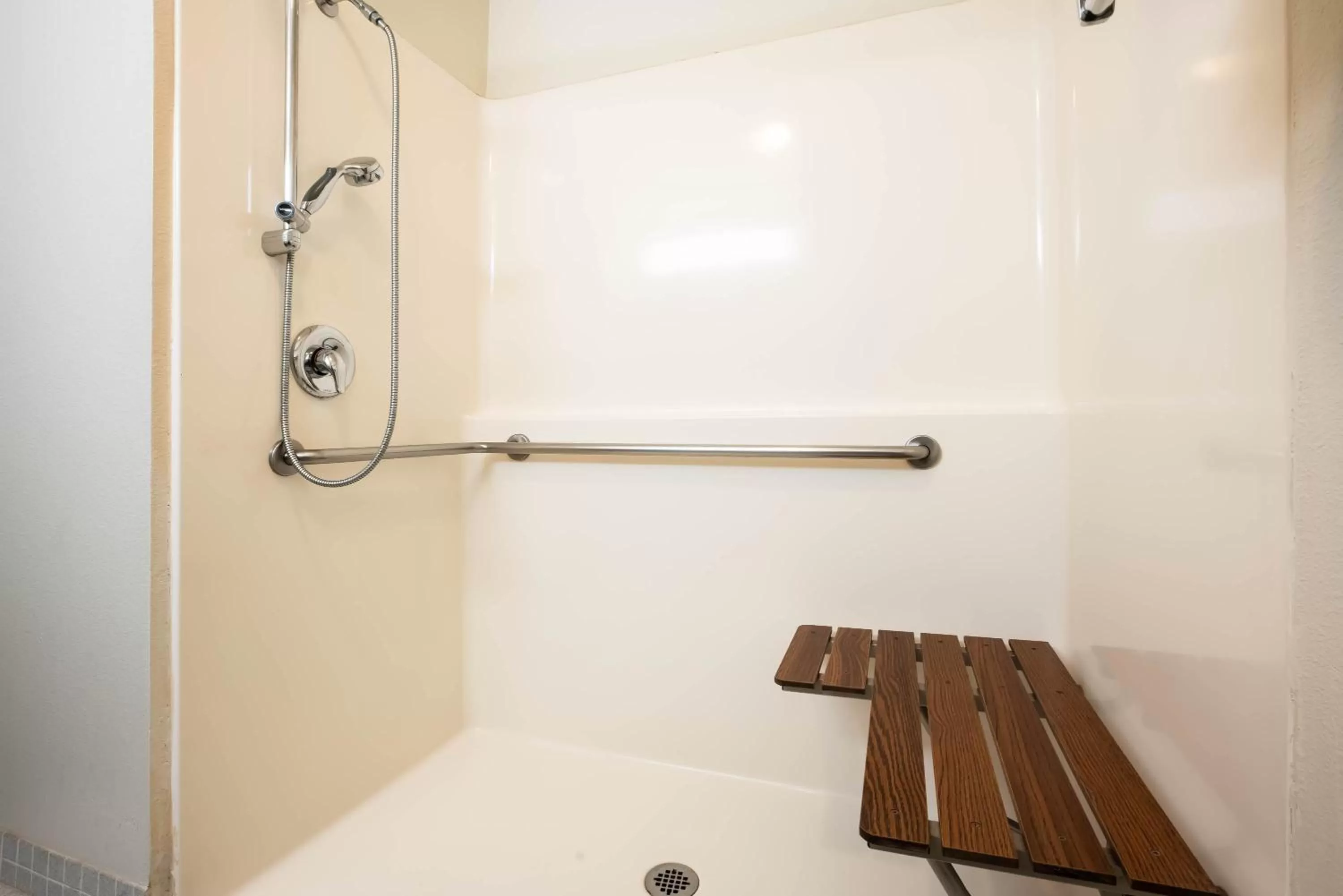 Shower in La Quinta by Wyndham Portland Airport