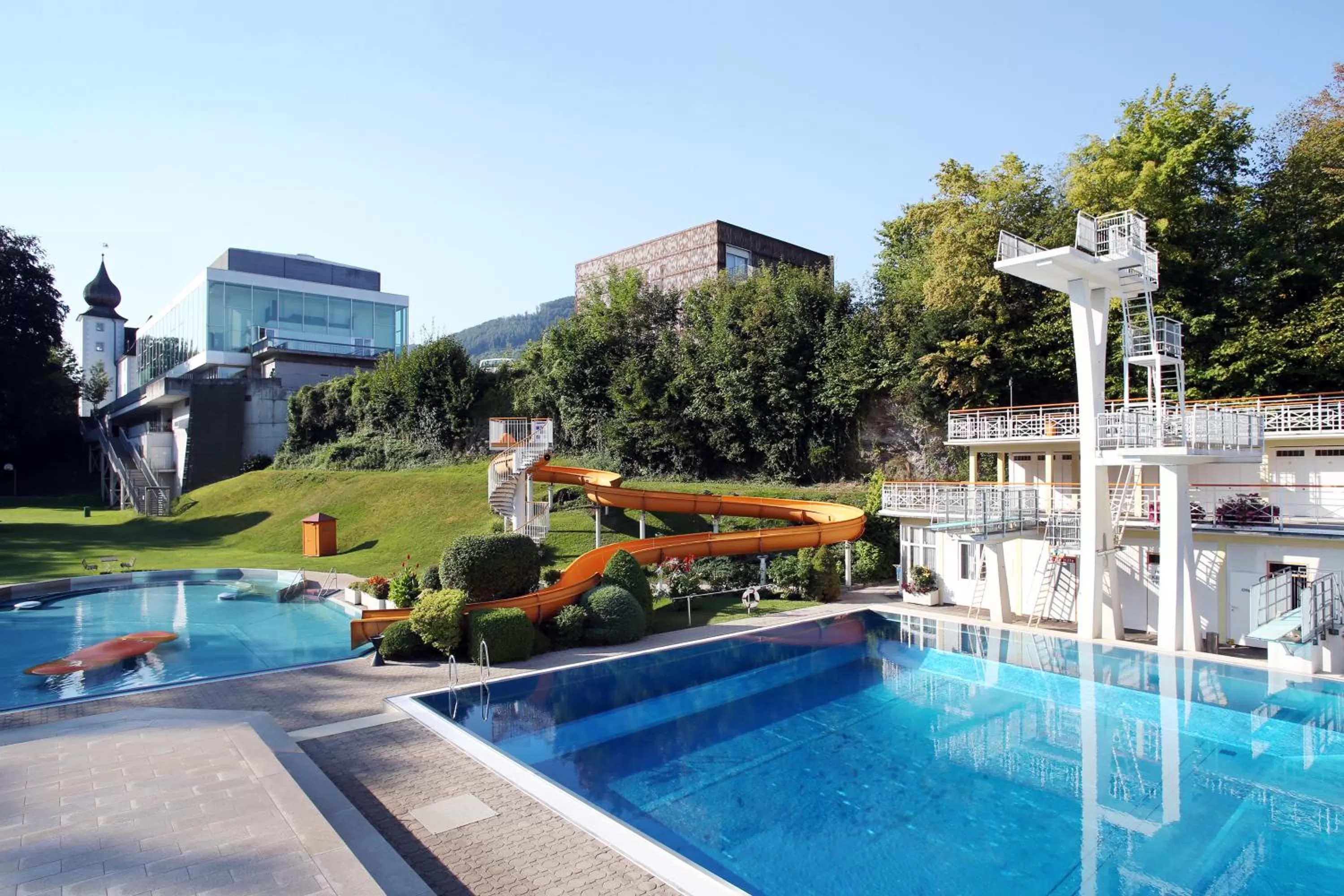 Pool view in Das Schloss an der Eisenstrasse
