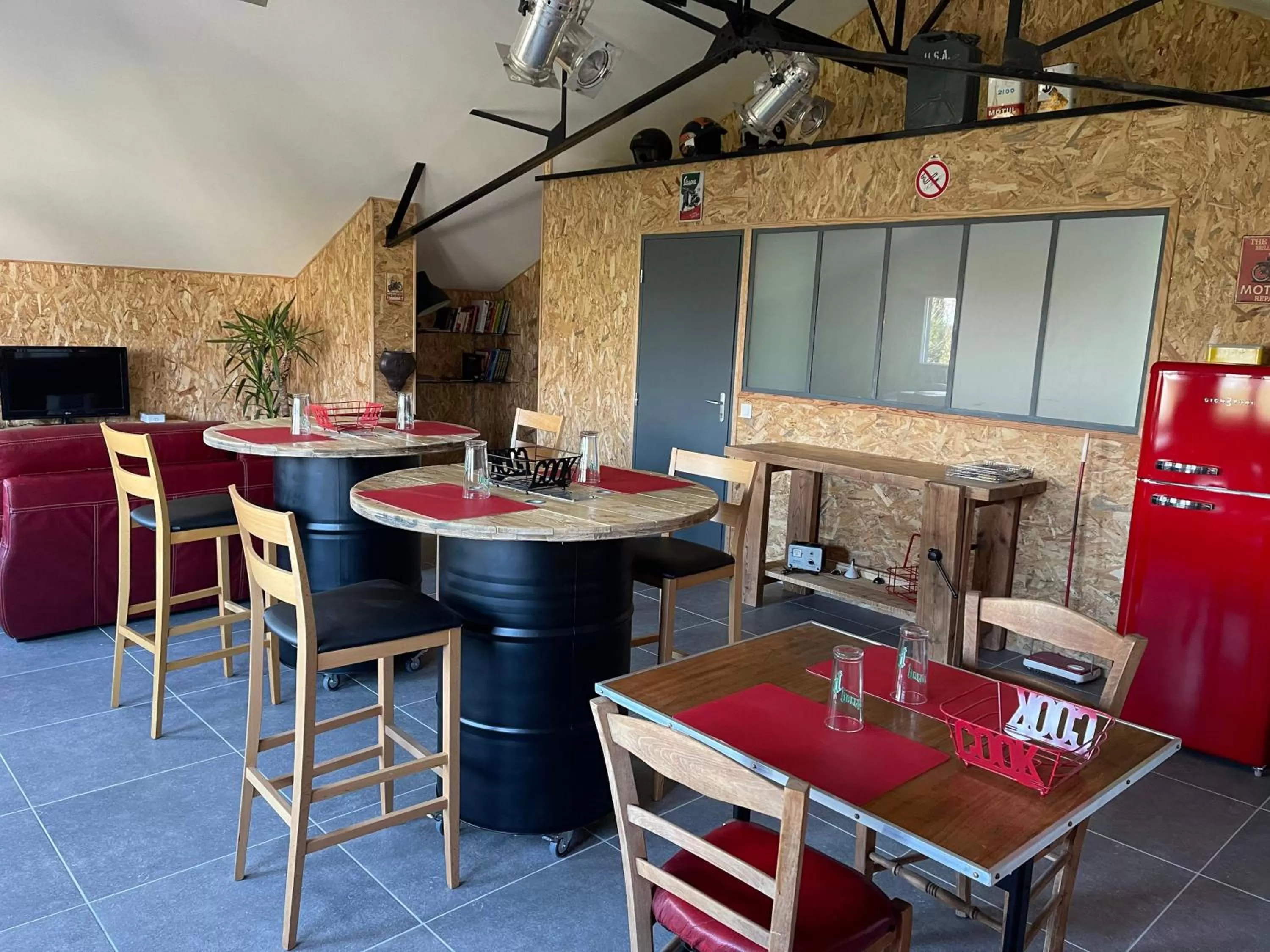 BBQ facilities, Restaurant/Places to Eat in L'échappée flamande