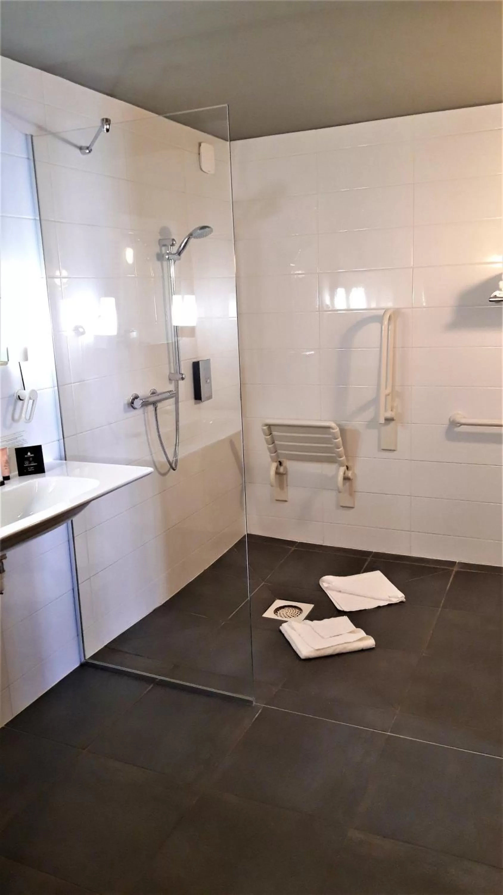 Shower in Best Western Citadelle