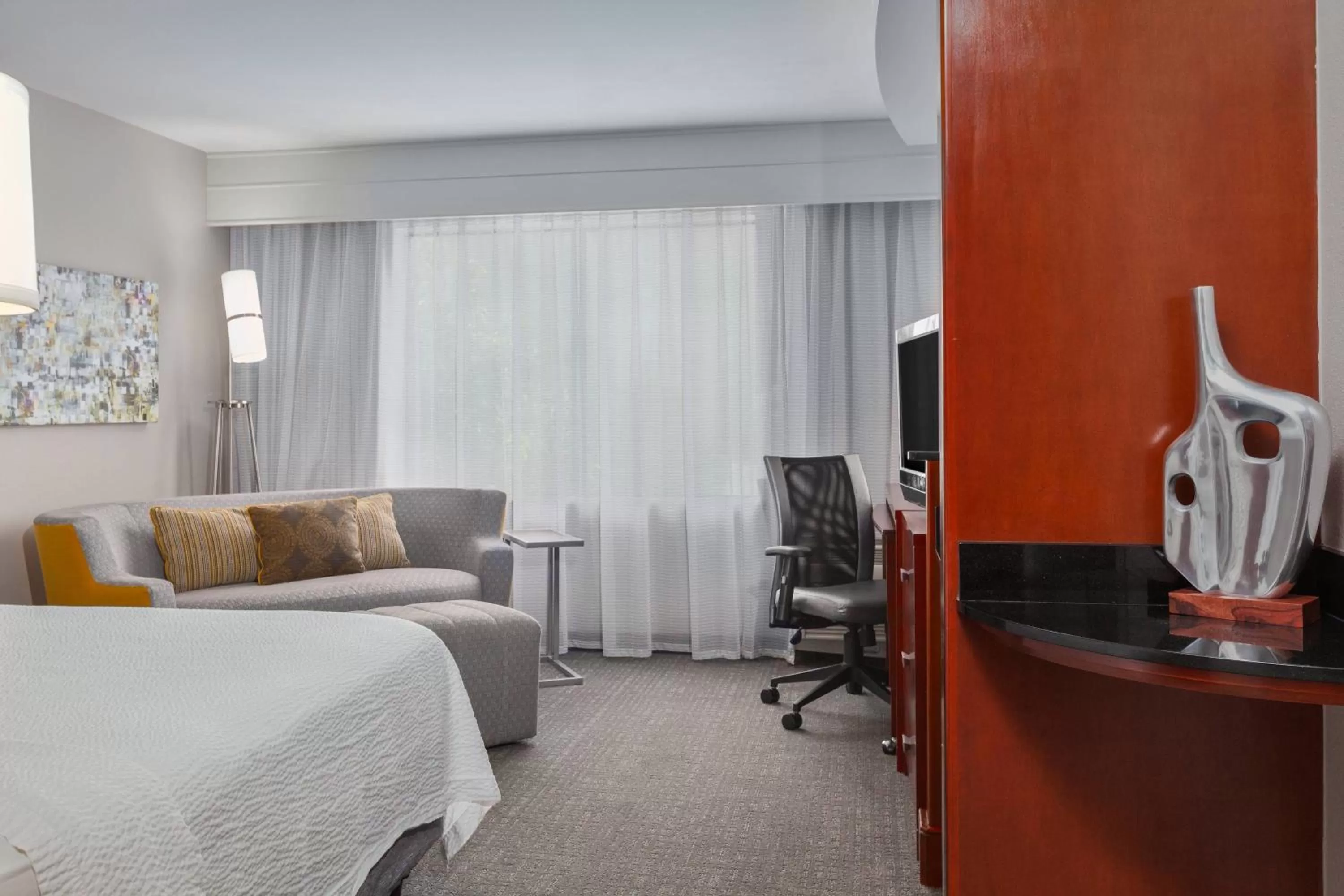 Photo of the whole room, Bed in Courtyard by Marriott Corpus Christi