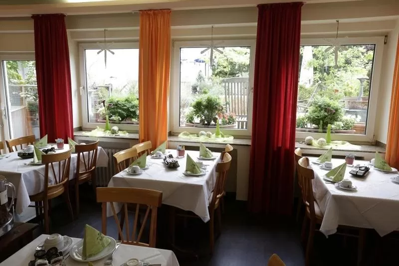 Restaurant/places to eat in Hotel Cascade Superior