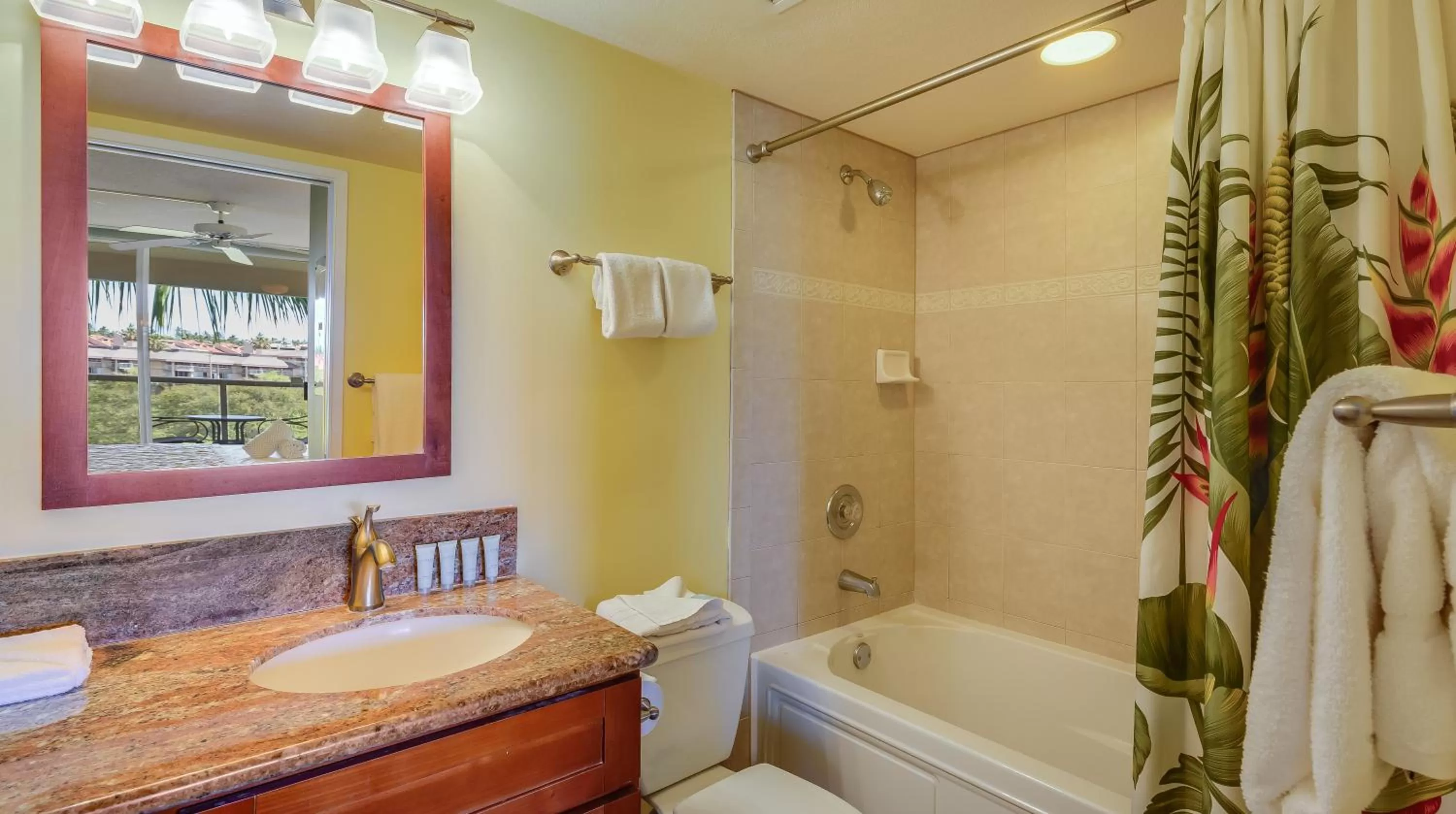 Bathroom in Castle Maui Banyan