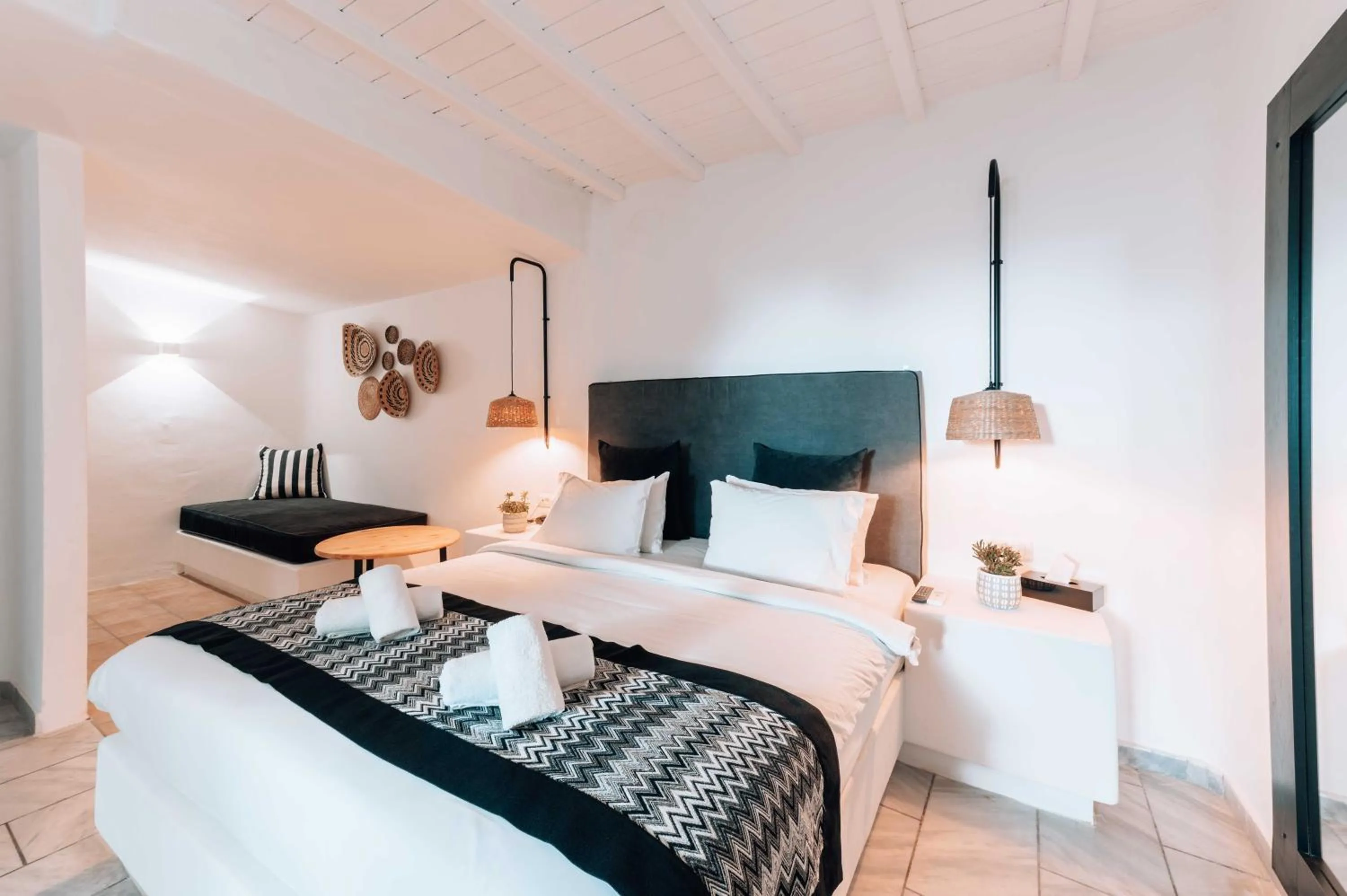 Bedroom, Bed in Mr & Mrs White Mykonos