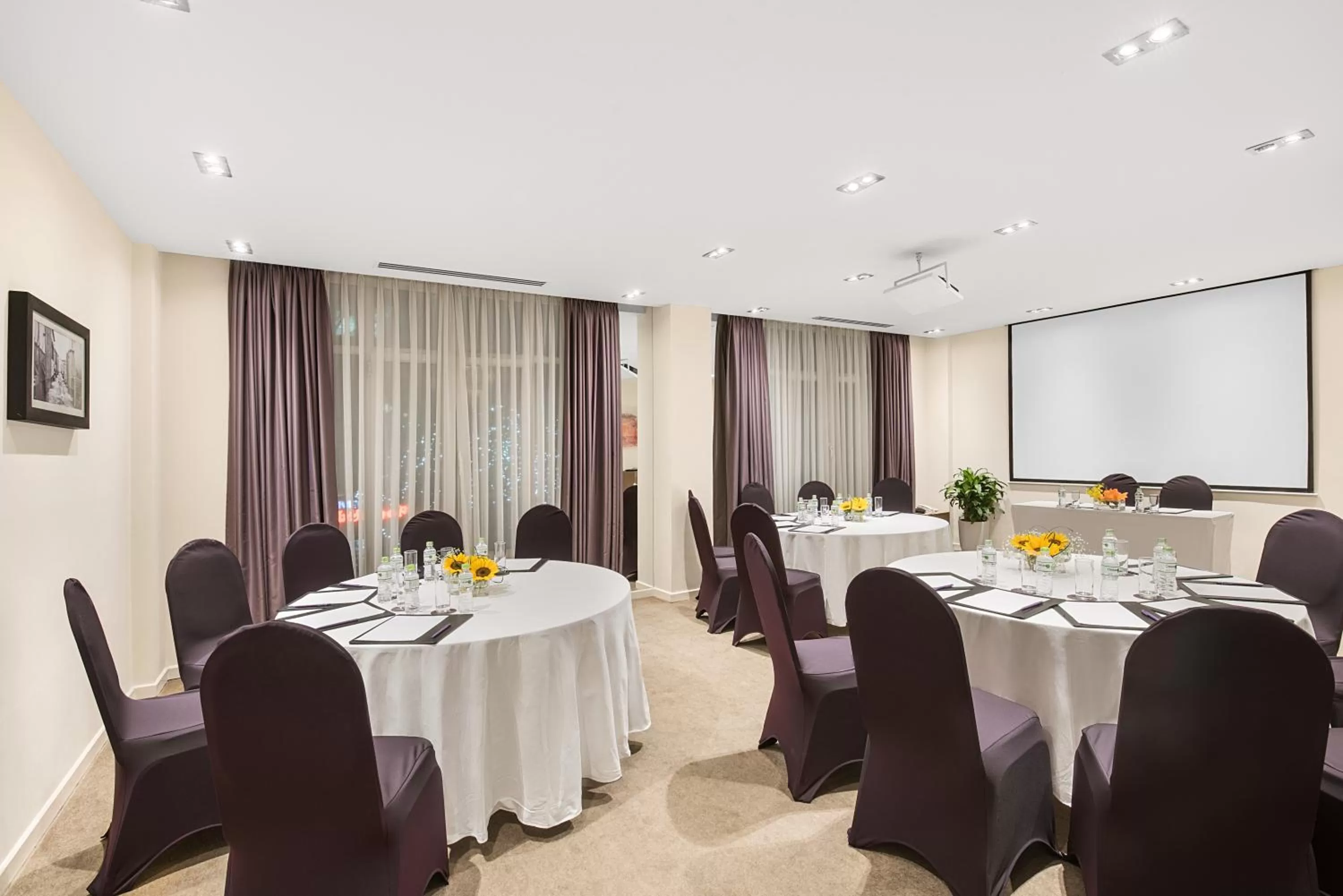Meeting/conference room in Mercure Hanoi La Gare Hotel