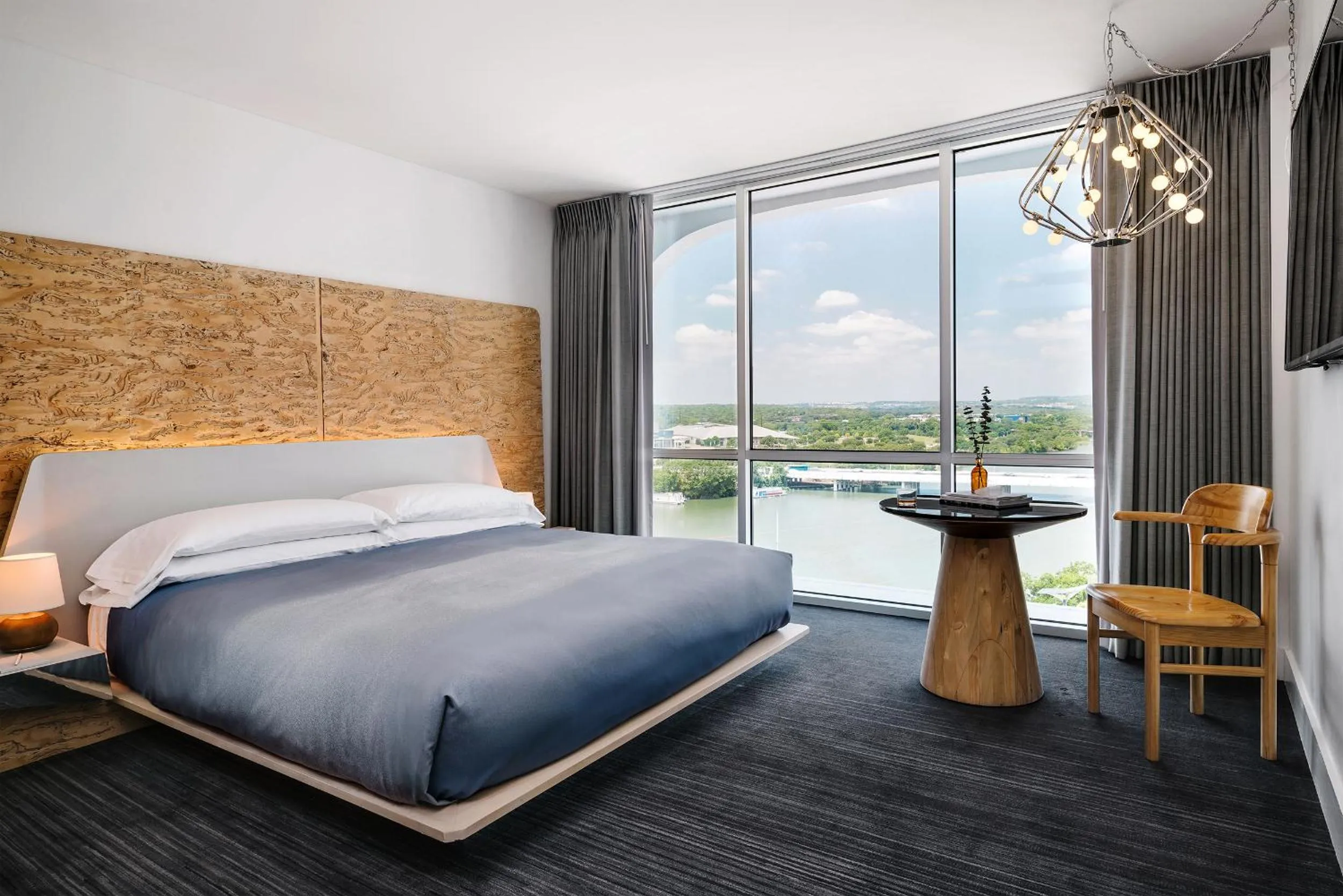 Photo of the whole room, Bed in The LINE Austin