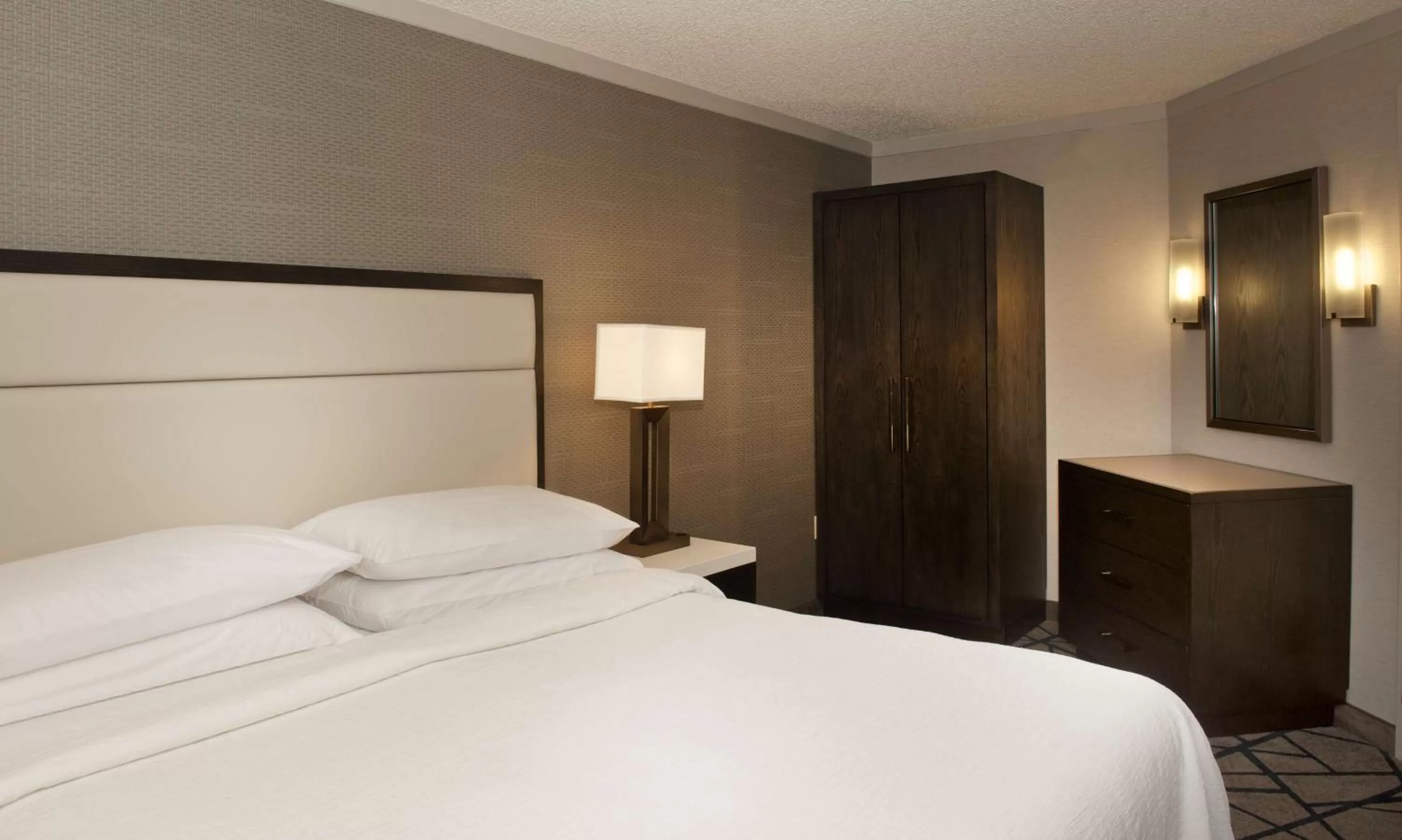 Bed in Embassy Suites by Hilton Portland Tigard