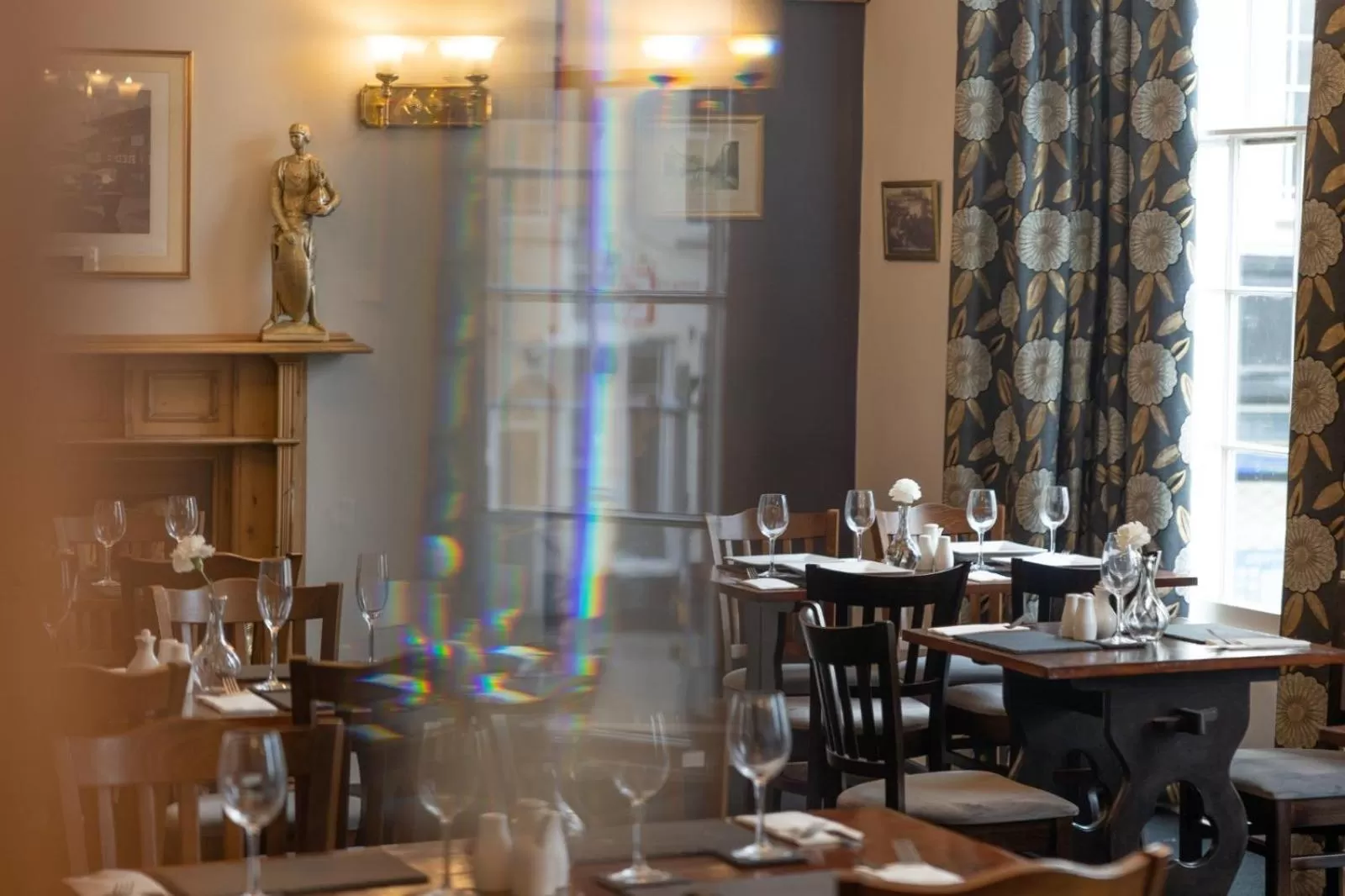 Restaurant/Places to Eat in Castle Hotel Haverfordwest