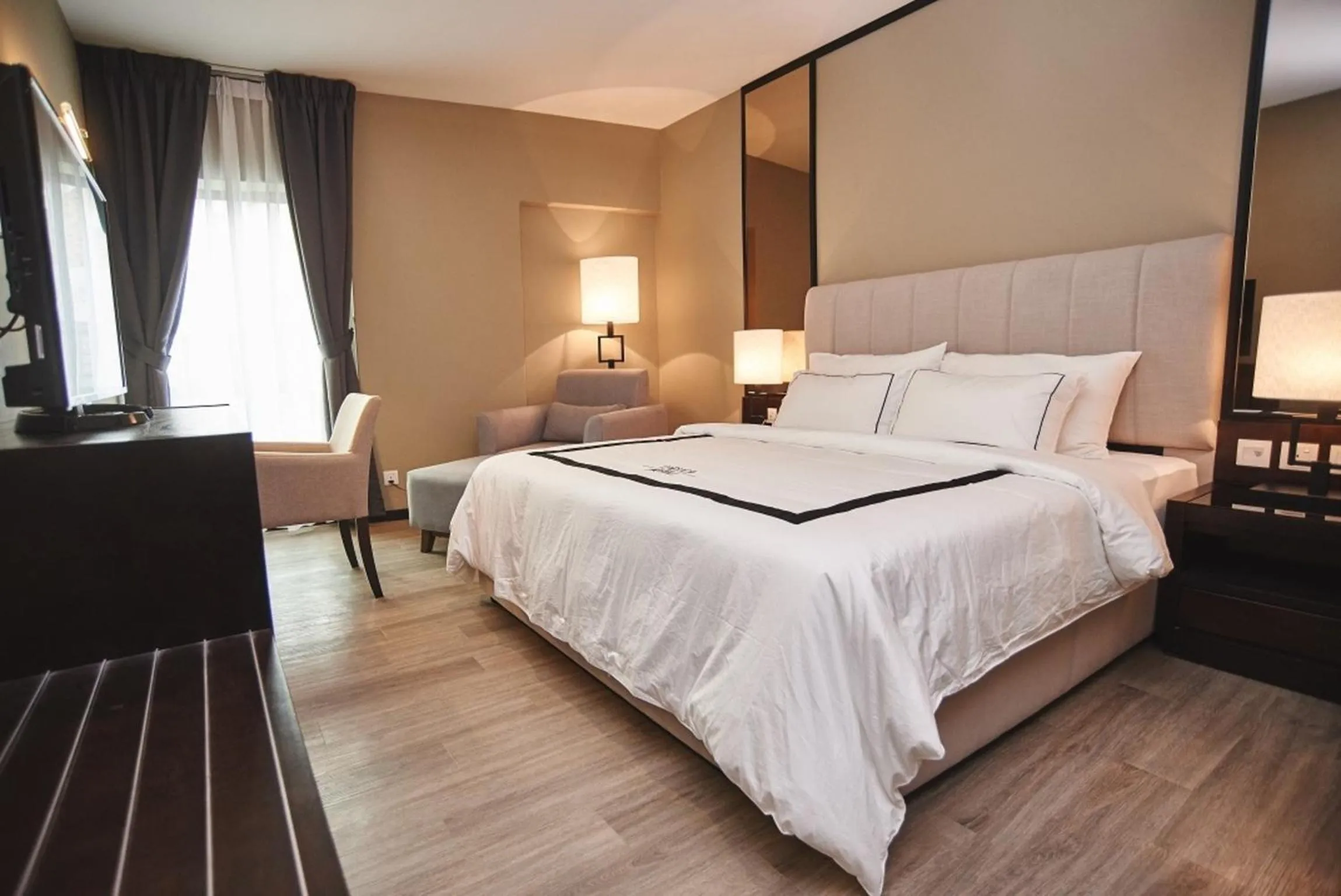 Photo of the whole room, Bed in Corsica Hotel