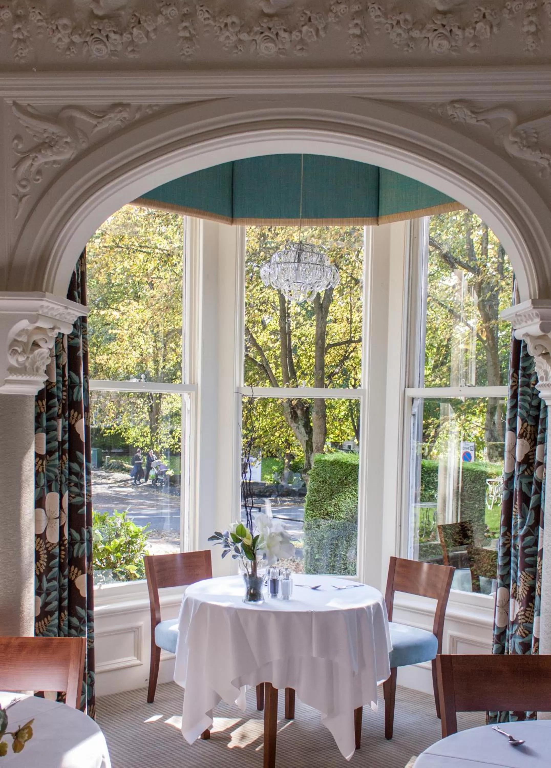 Restaurant/places to eat in Ascot House