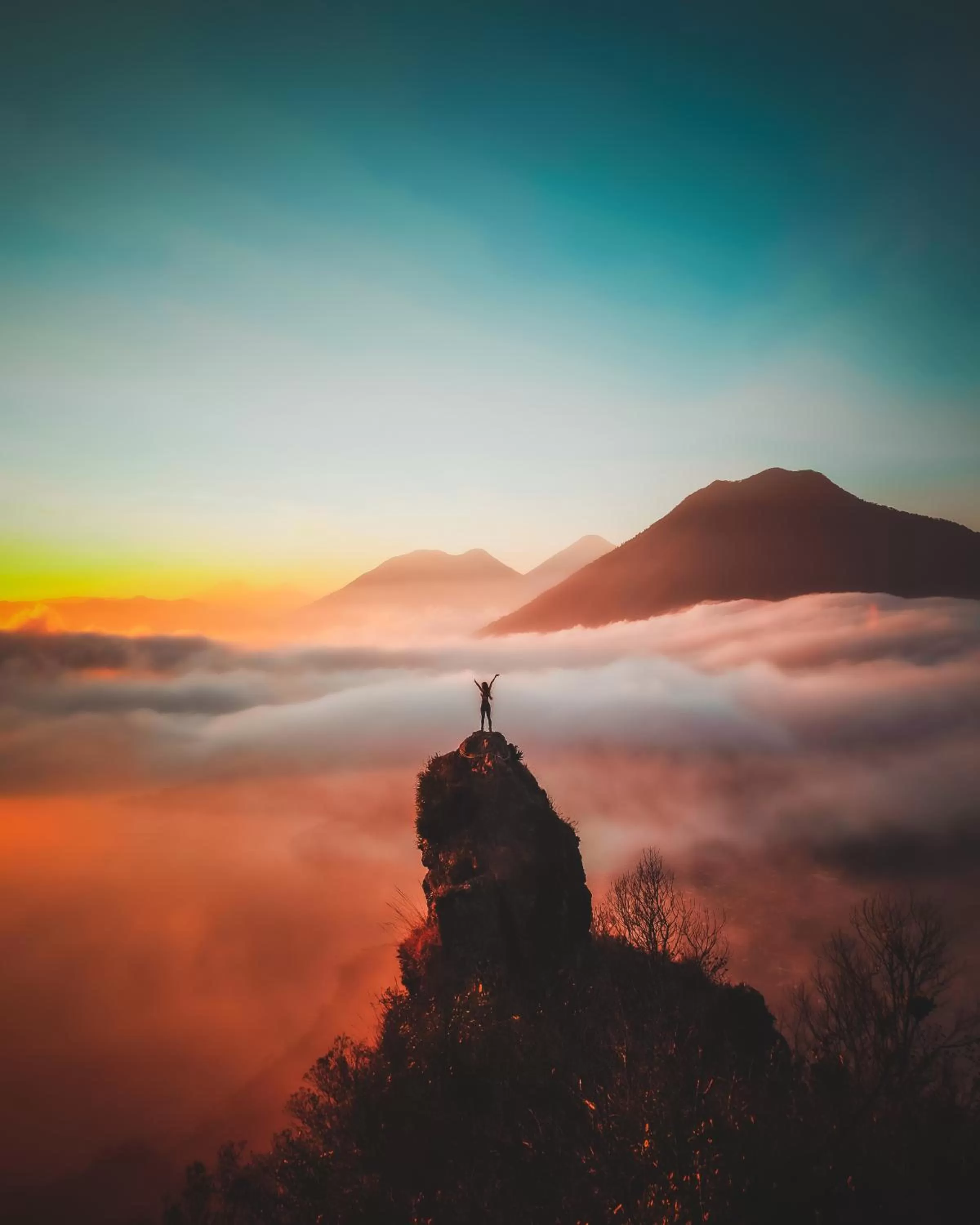 Natural landscape, Sunrise/Sunset in Lush Atitlán