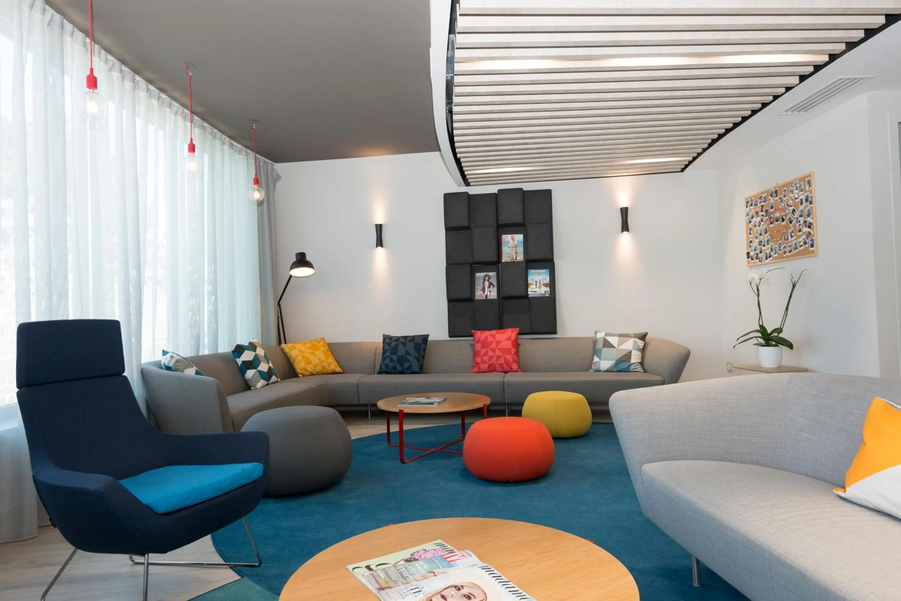 Property building in Holiday Inn Express Paris - Velizy by IHG