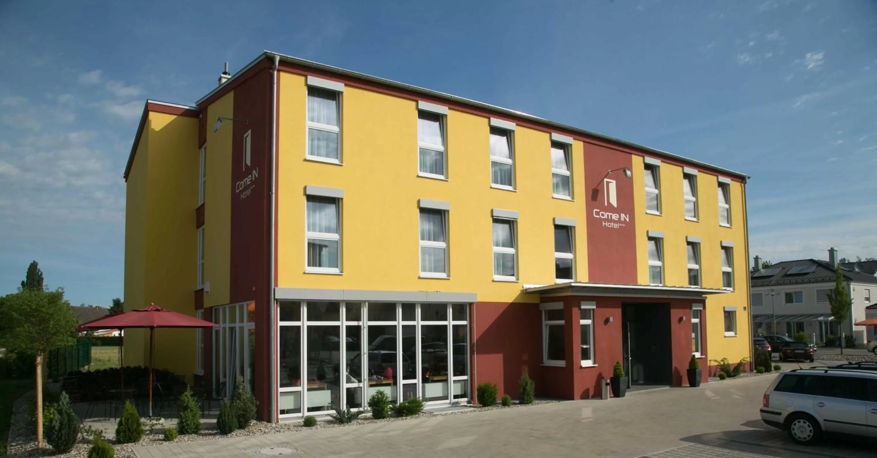 Property building in Come IN Hotel