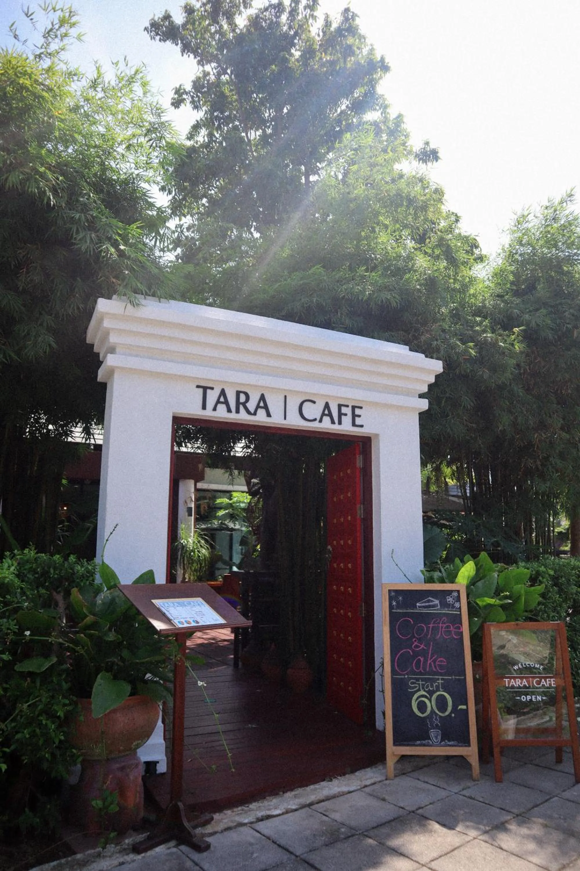 Restaurant/places to eat in Navatara Phuket Resort