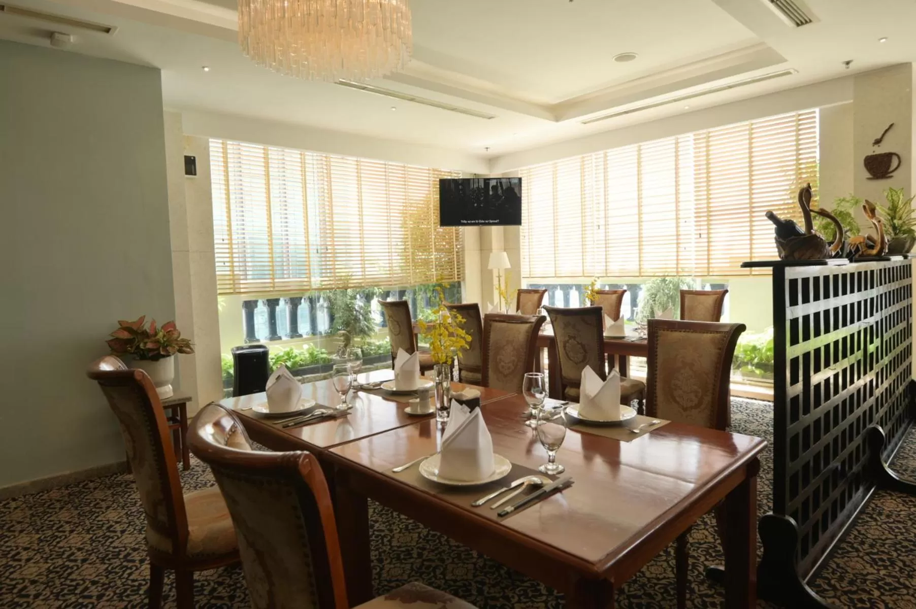 Restaurant/places to eat in Hotel Grand Saigon