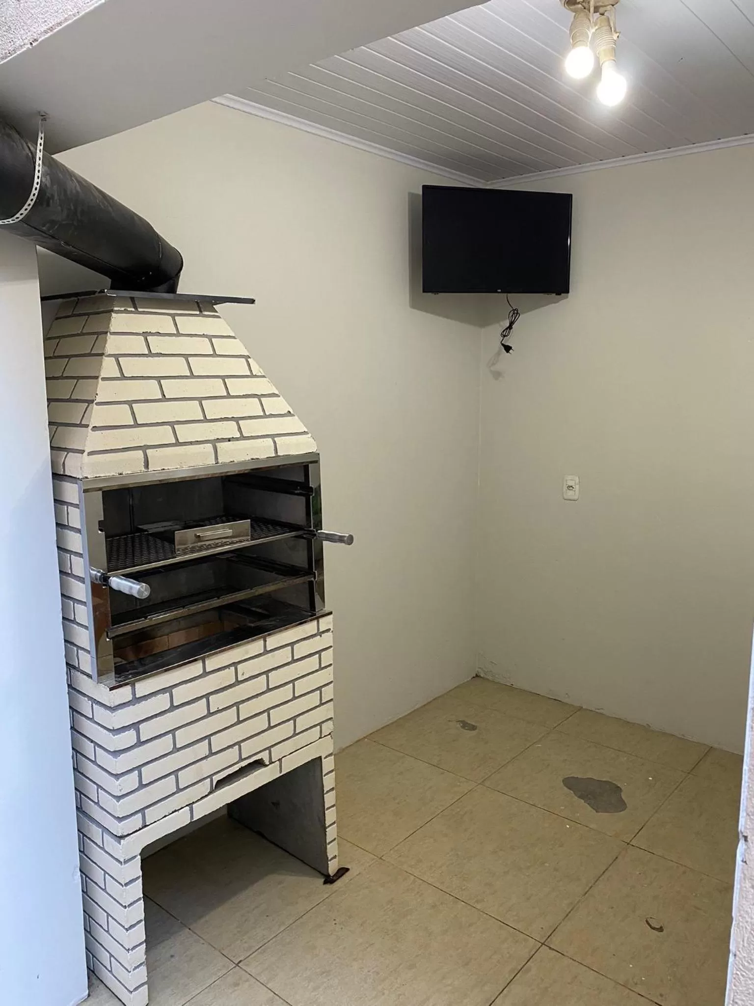 TV/Entertainment Center in La Torre Jaguarão