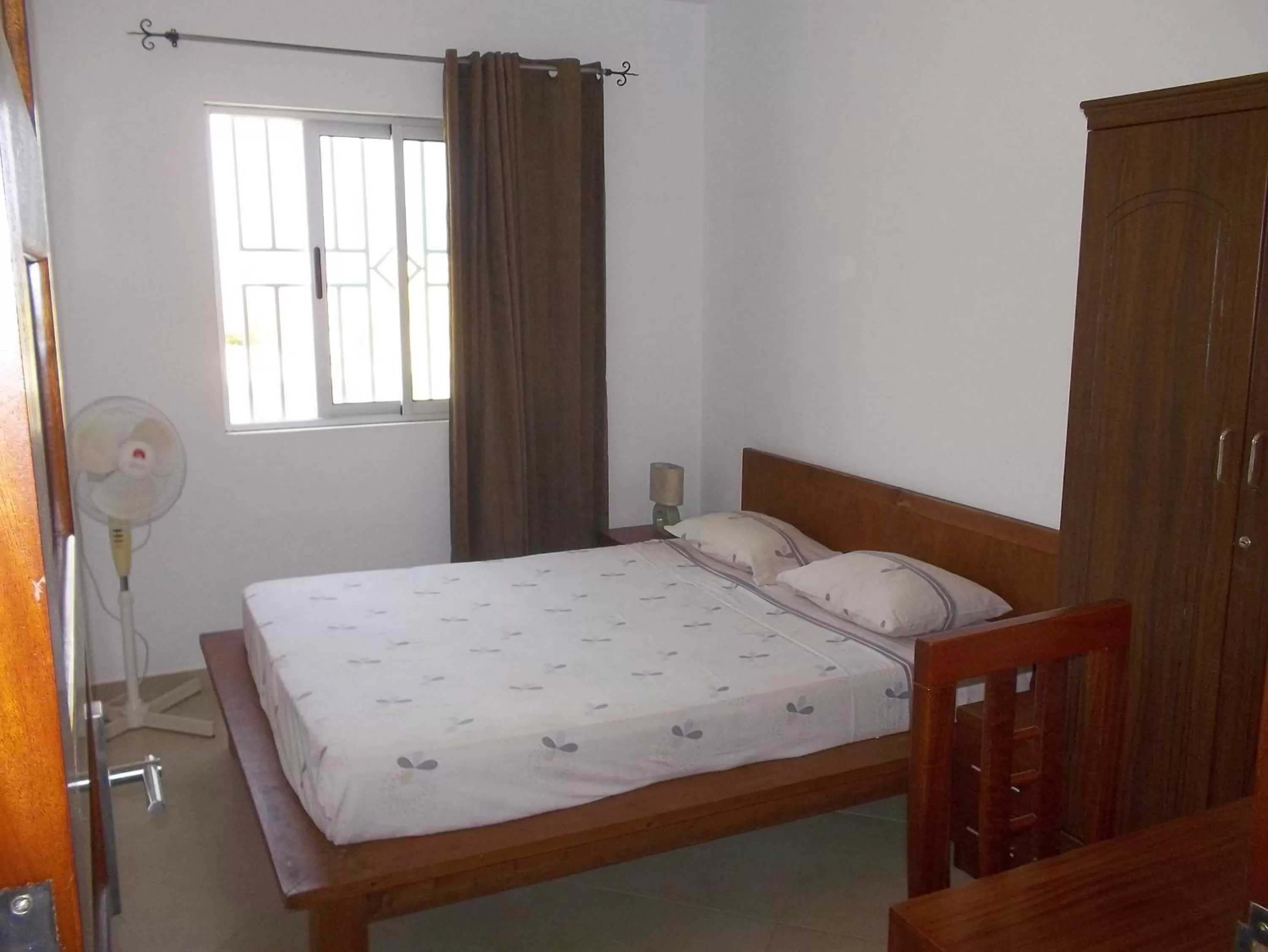 Photo of the whole room, Bed in Basic Hotel