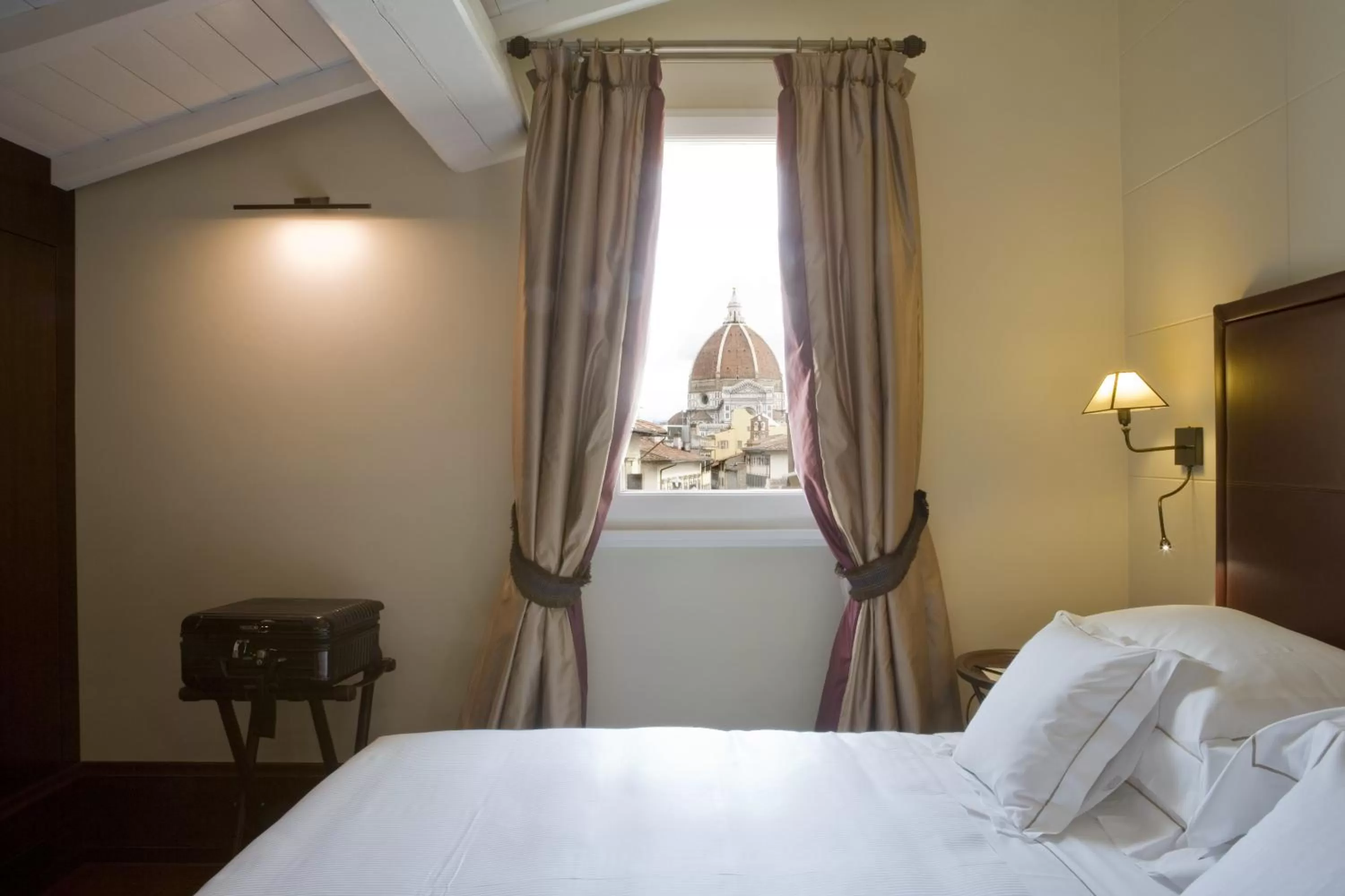 City view, Bed in Hotel L'Orologio Firenze - WTB Hotels