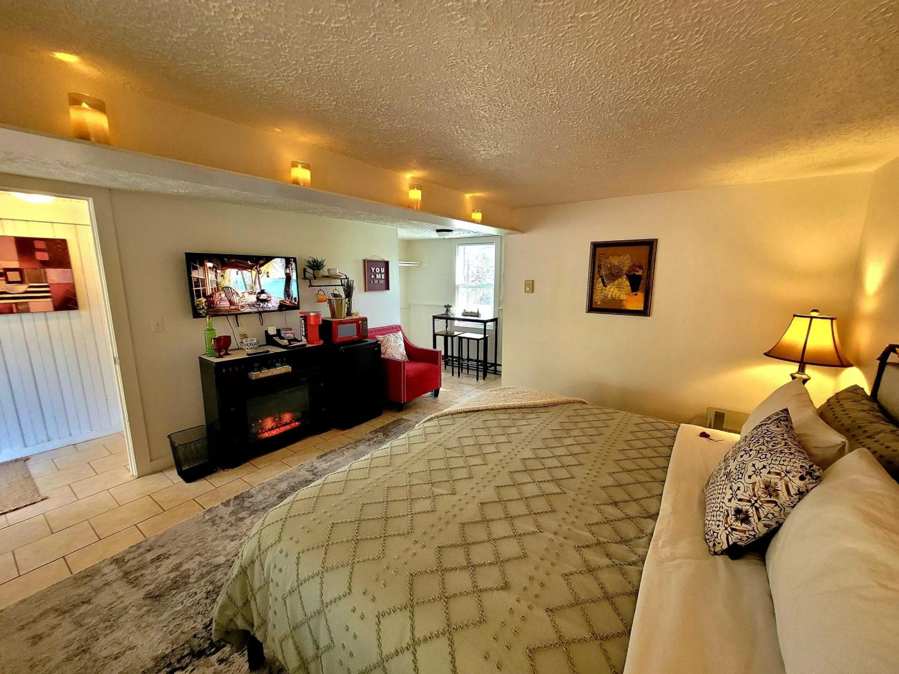 Photo of the whole room in Pump House Inn & Spa