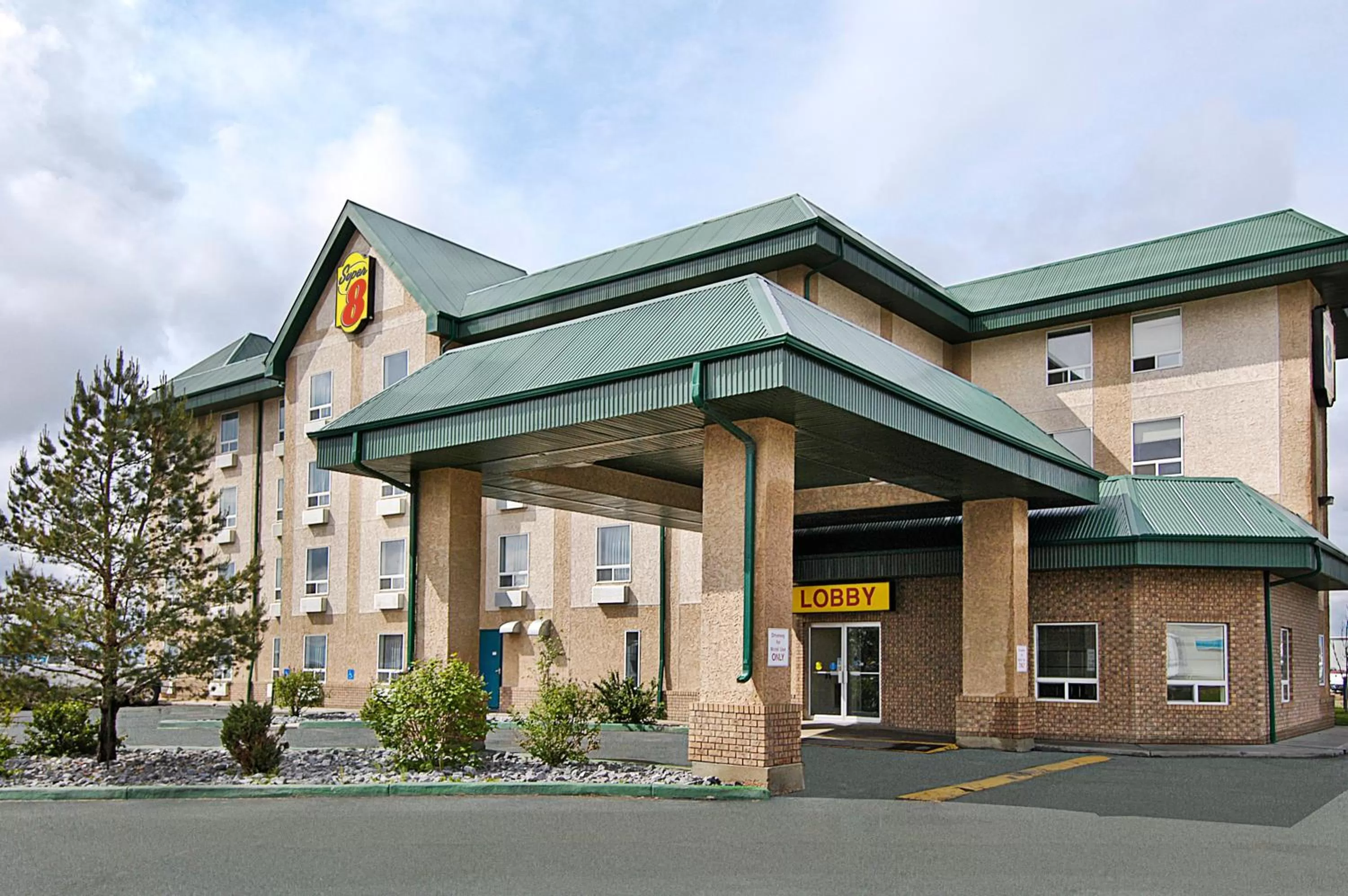 Facade/entrance in Super 8 by Wyndham Edmonton International Airport