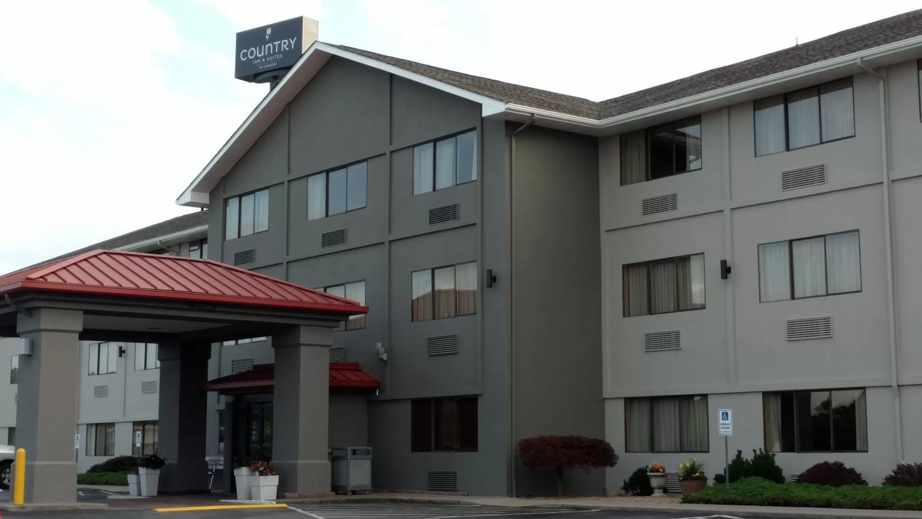 Facade/entrance in Country Inn & Suites by Radisson, Abingdon, VA