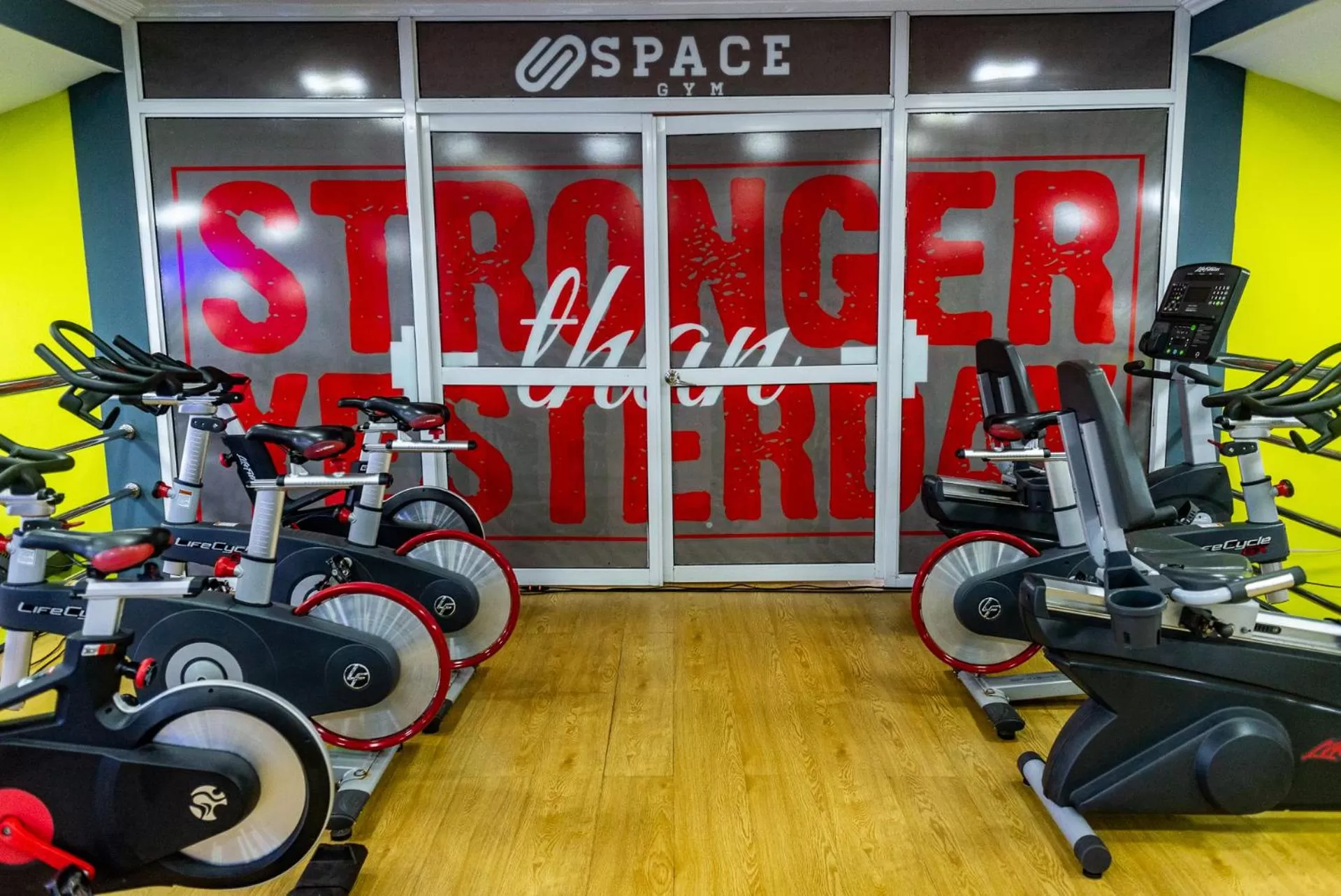 Fitness Center/Facilities in Status International Hotel