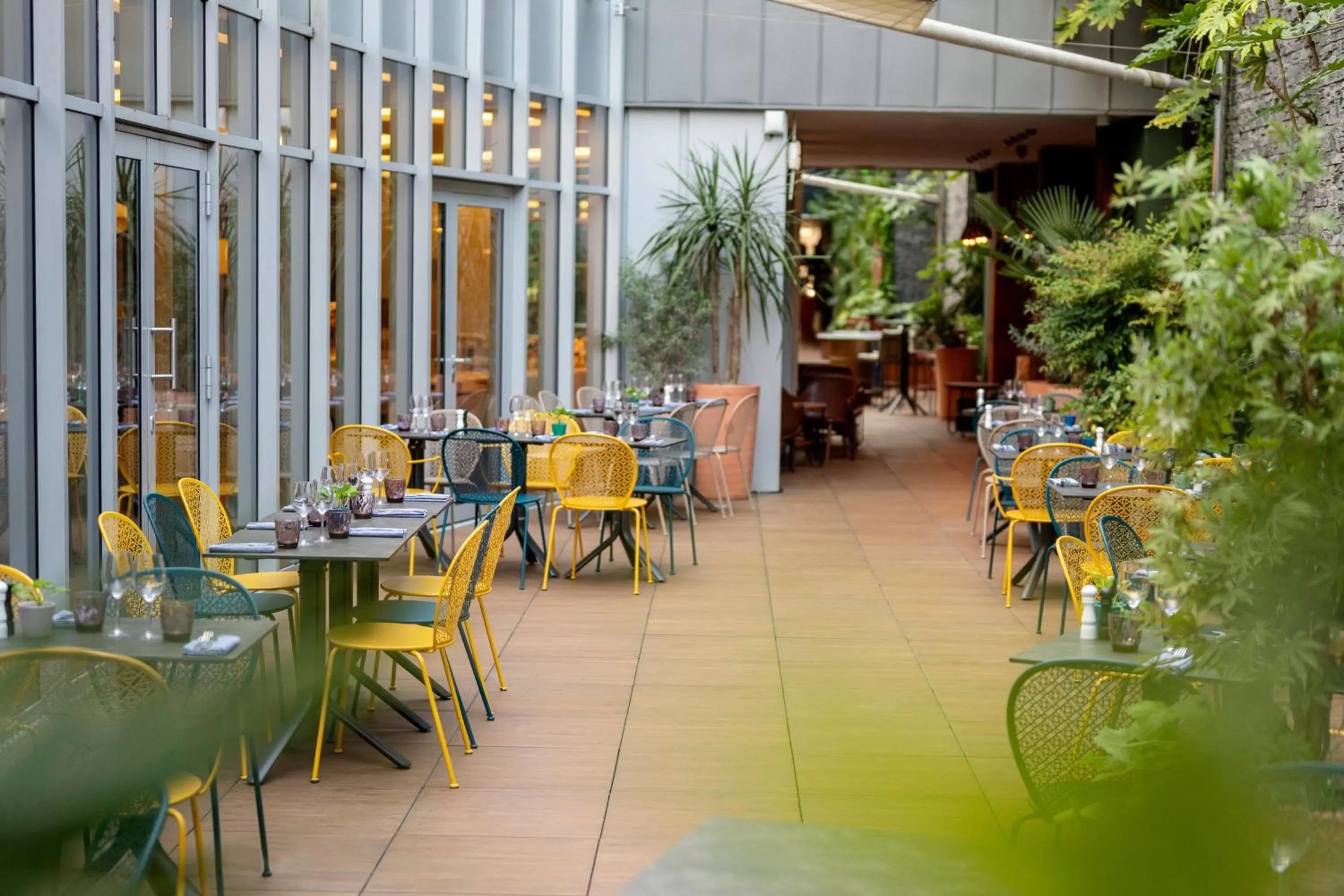 Restaurant/places to eat in Renaissance Paris Republique Hotel & Spa