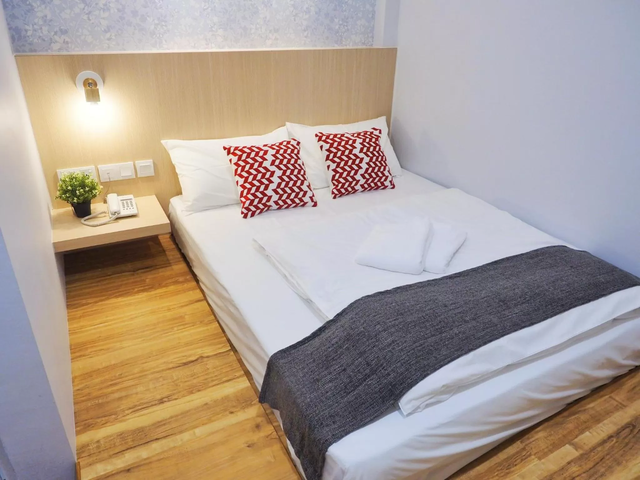 Bathroom, Bed in The Tree Hotel