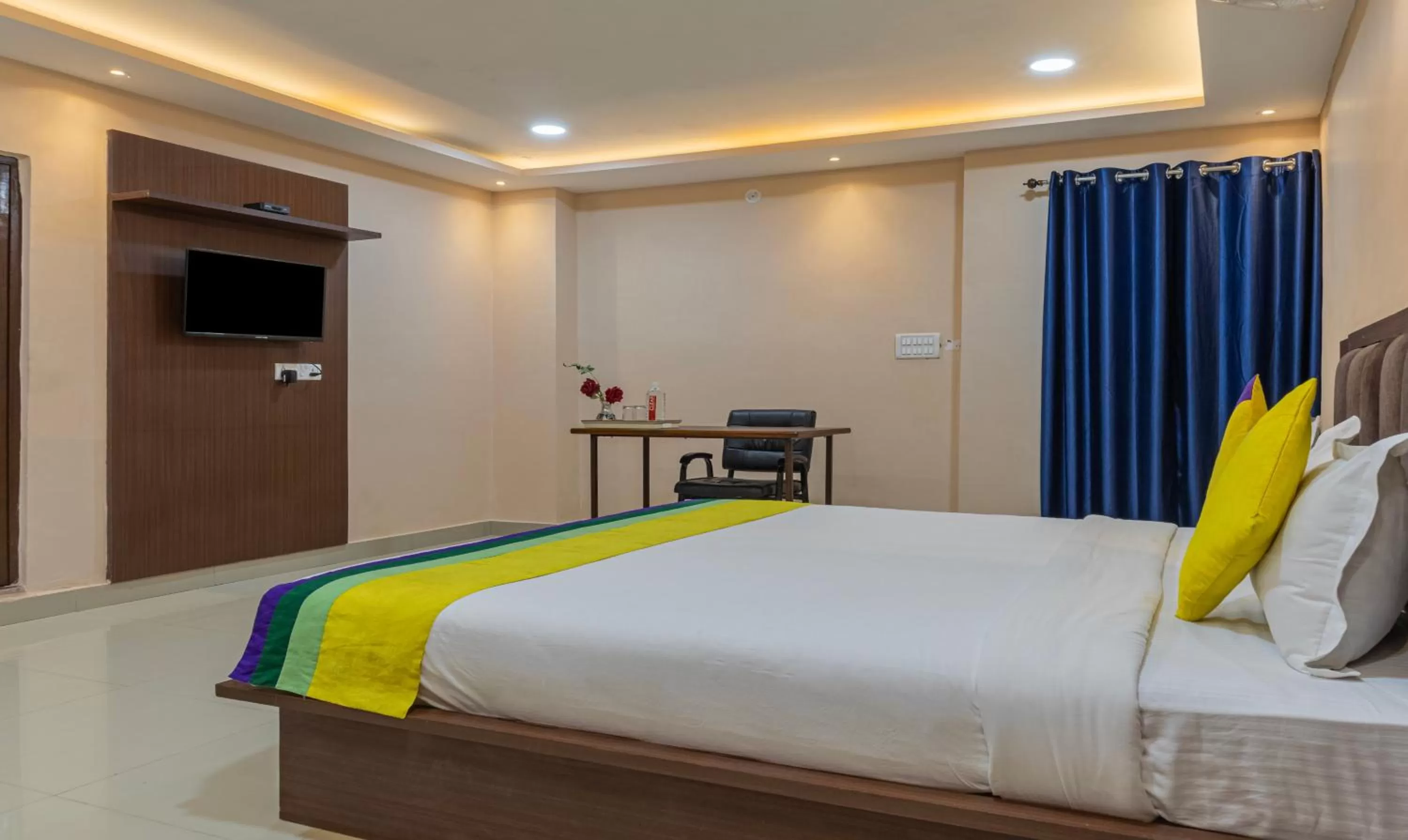 Bed in Itsy Hotels Kashi Grand, BHU