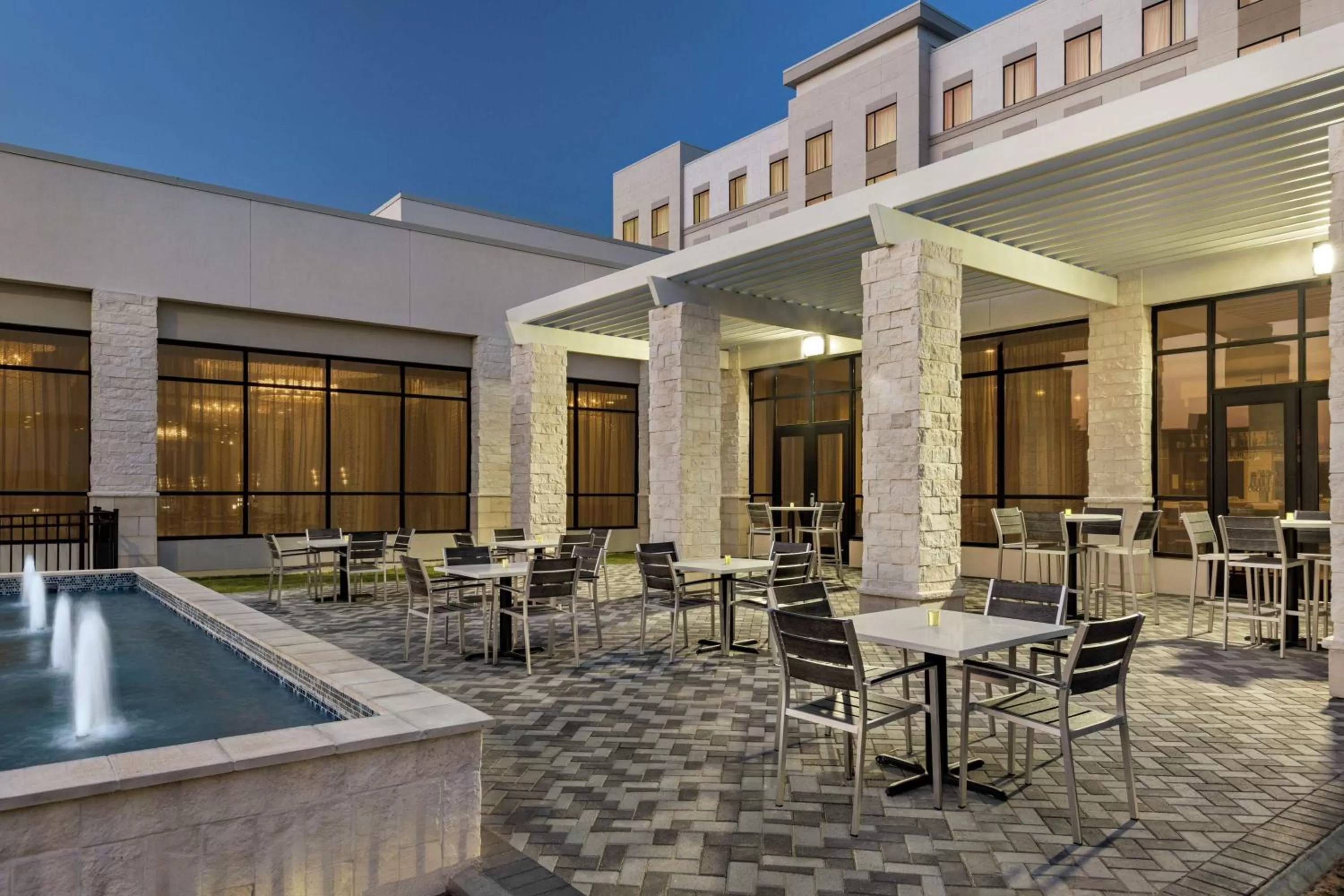 Patio in Embassy Suites by Hilton Round Rock