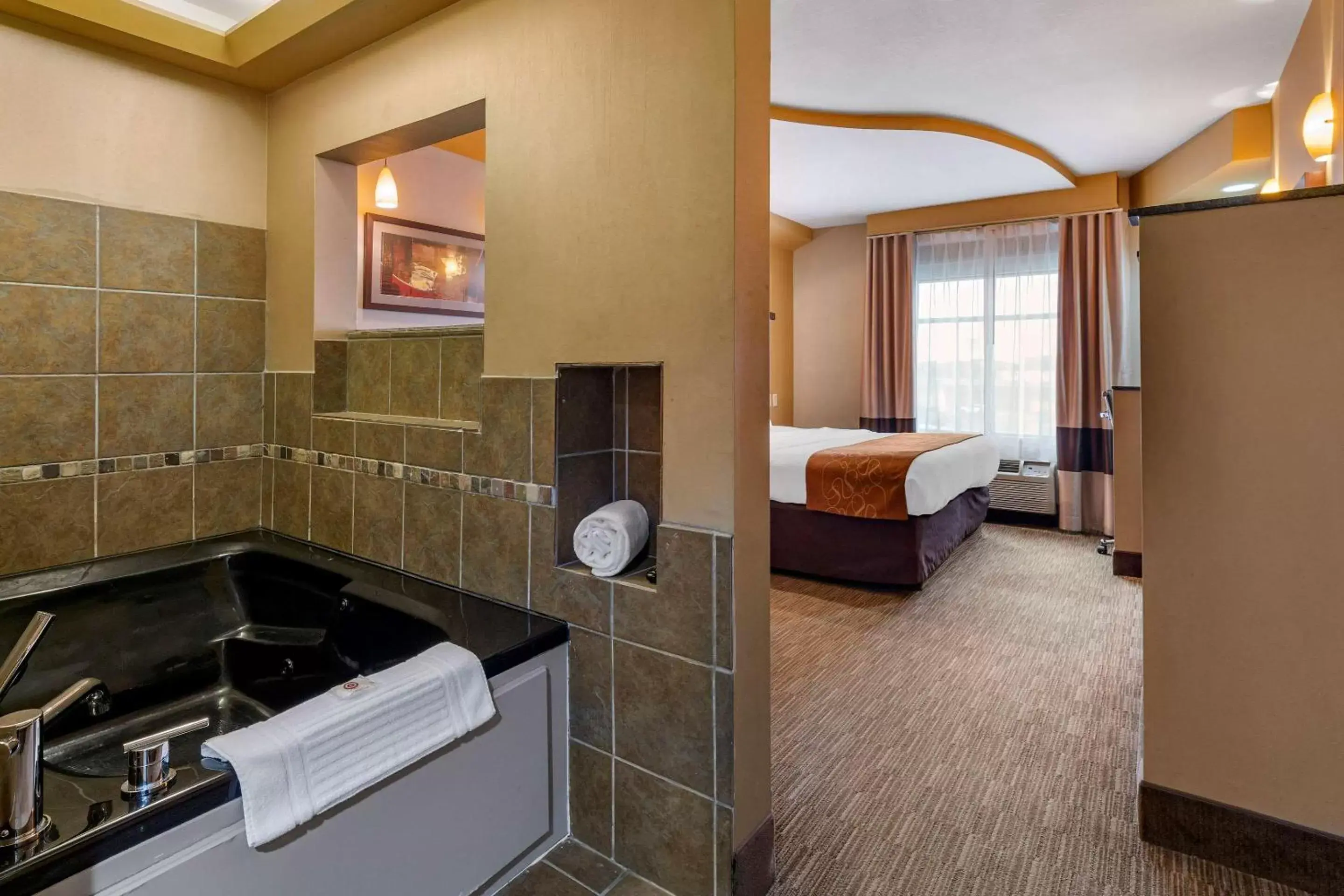 King Suite with Spa Bath in Comfort Suites Perrysburg - Toledo South King Suite with Spa Bath in Comfort Suites Perrysburg - Toledo South