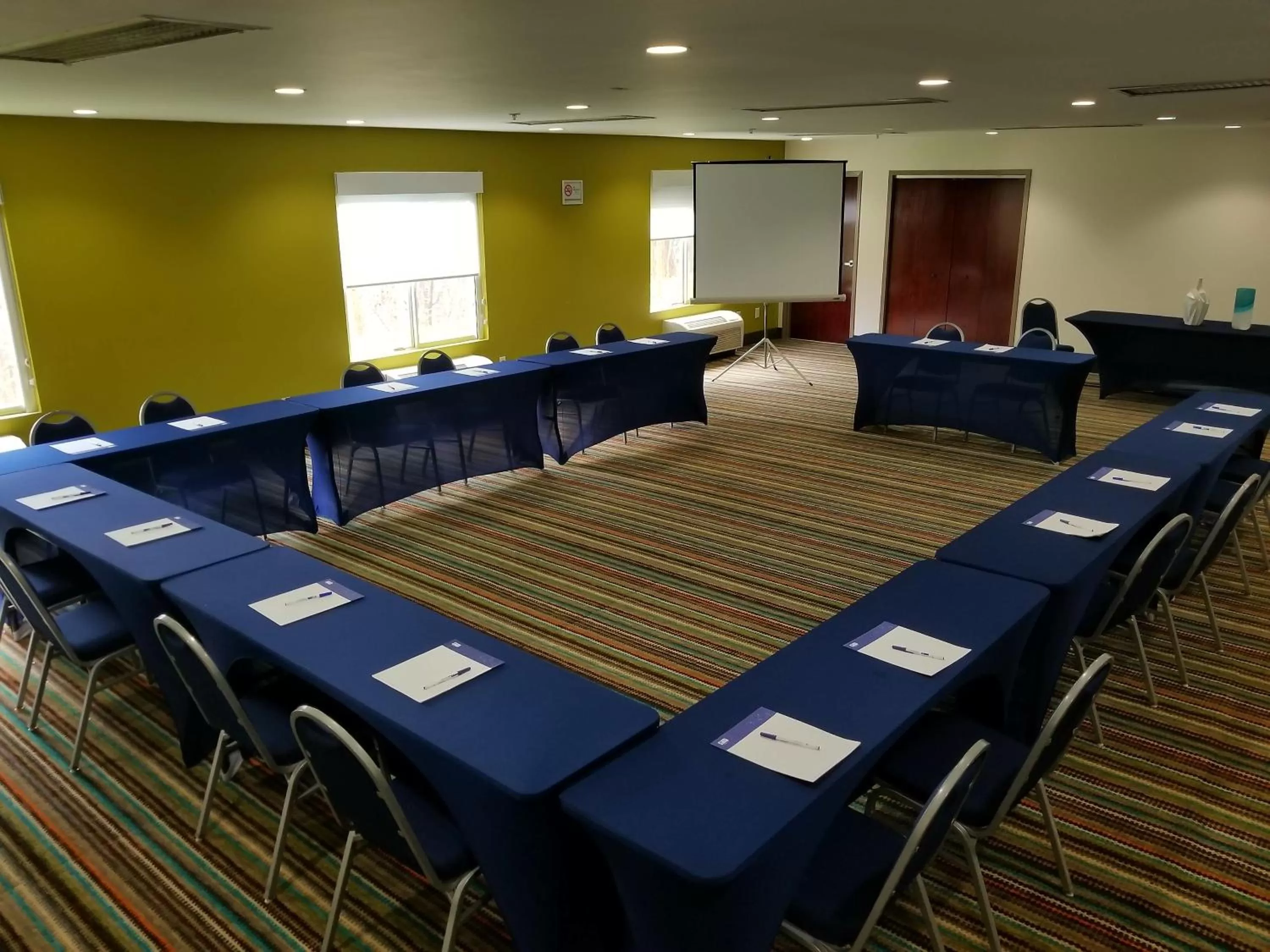 Meeting/conference room in Holiday Inn Express Hotel & Suites Mebane by IHG