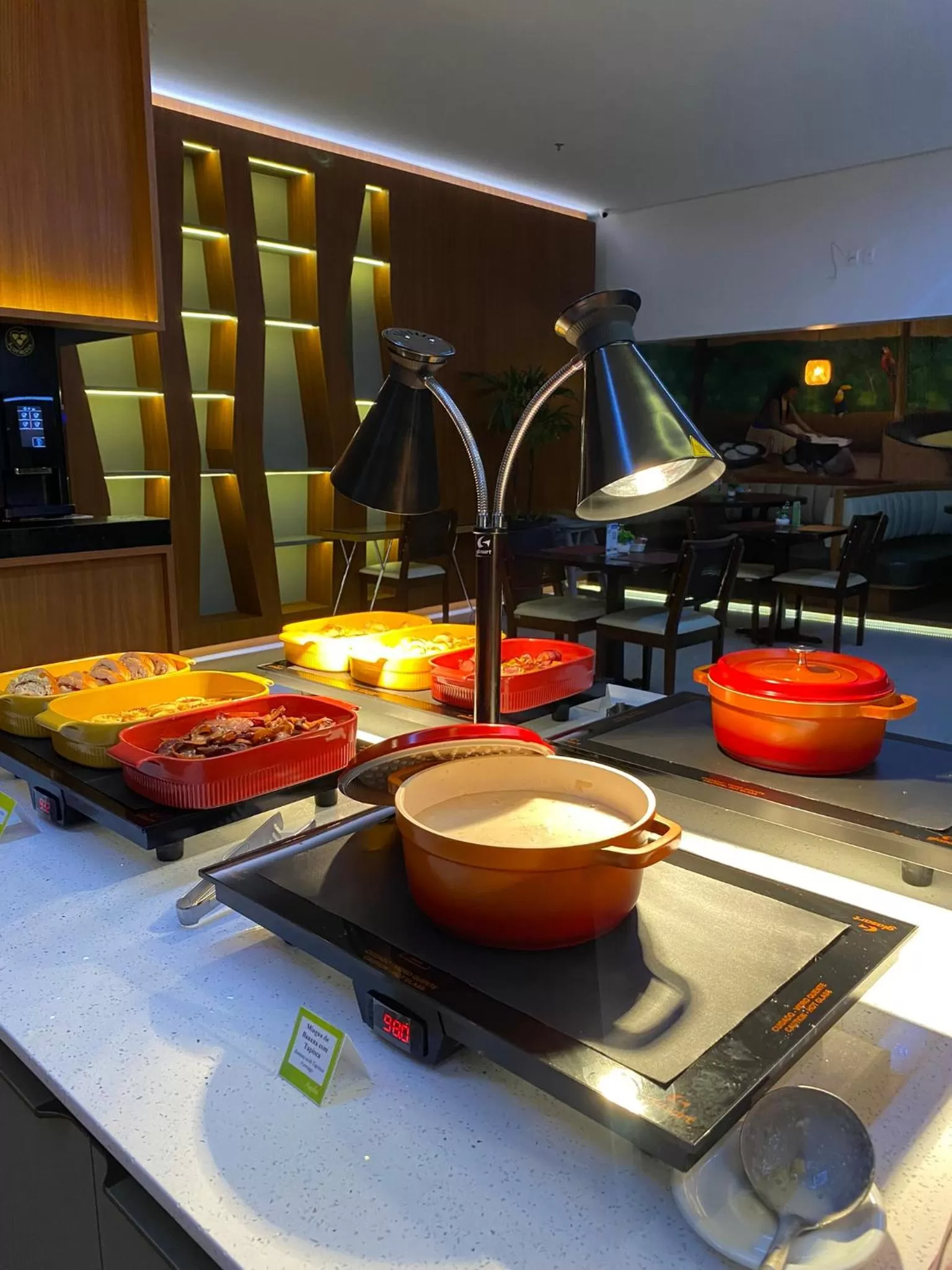 Restaurant/places to eat in Quality Hotel Manaus