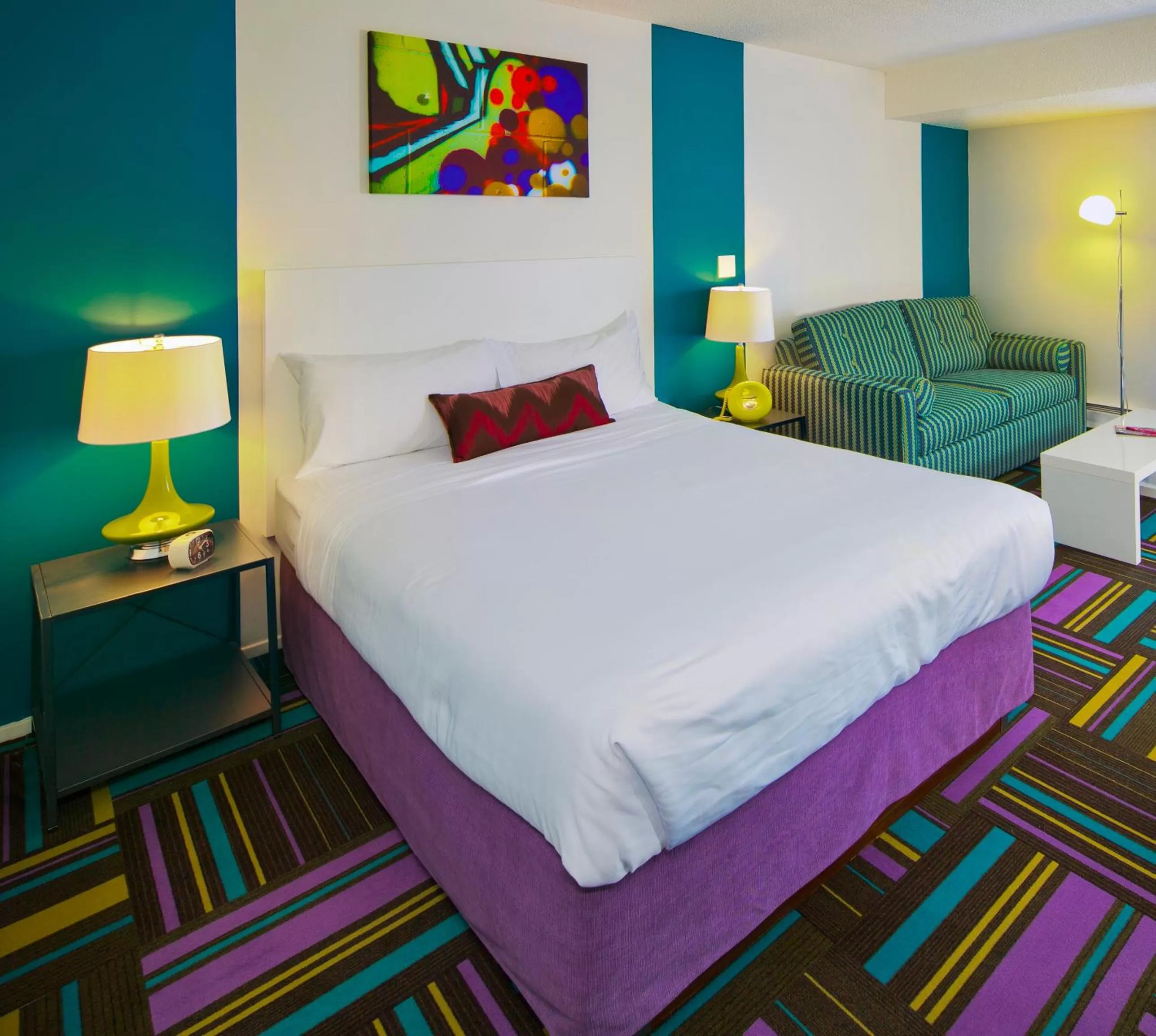 Queen & Bunks in Hotel Zed Kelowna