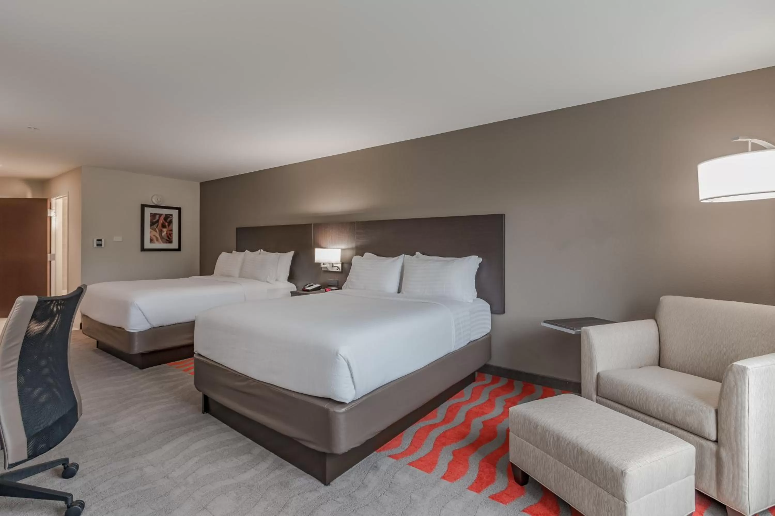 Bed in Holiday Inn Mishawaka by IHG